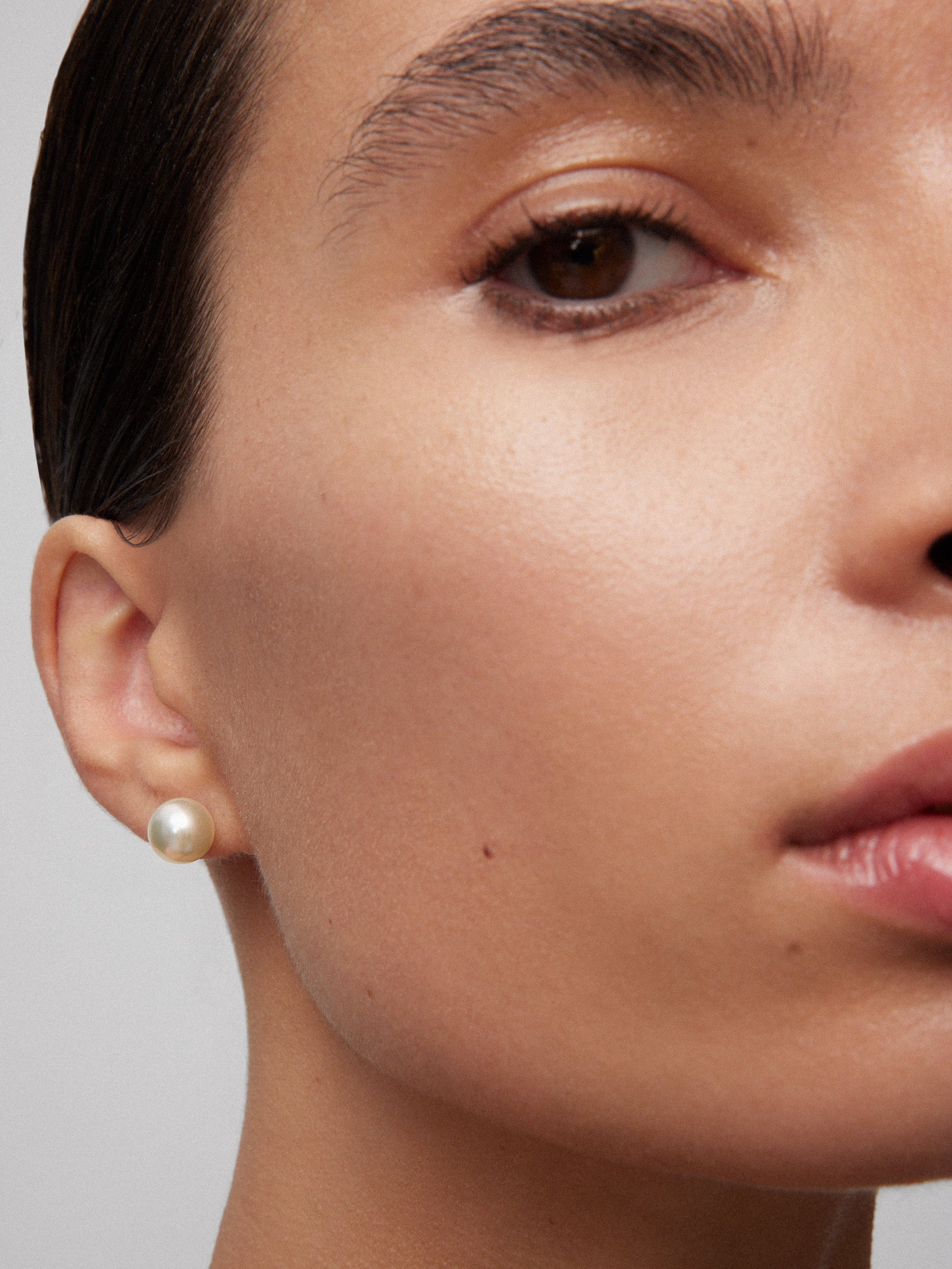 Pendiente de botón de oro rosa de 18k con perla australiana de 9 mm