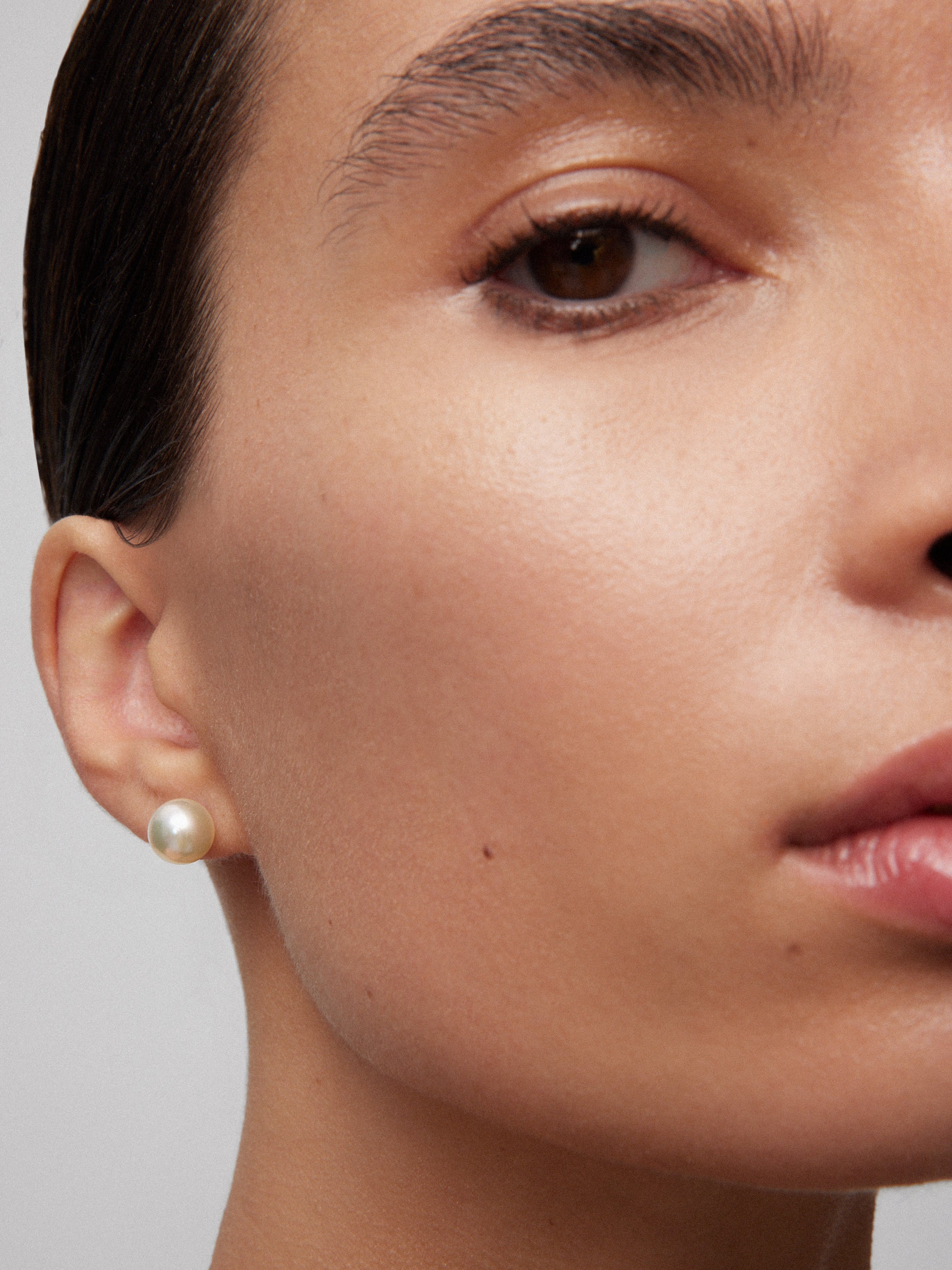 Pendiente de botón de oro rosa de 18k con perla australiana de 9 mm