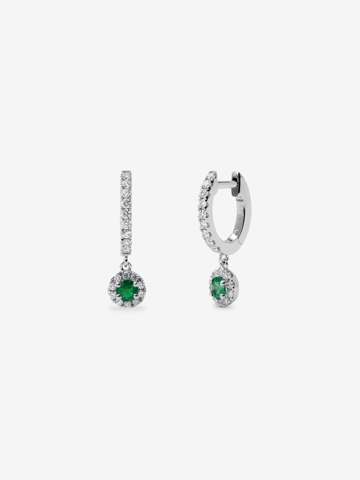 Pendientes de aro de oro blanco de 18K con diamantes y  esmeraldas