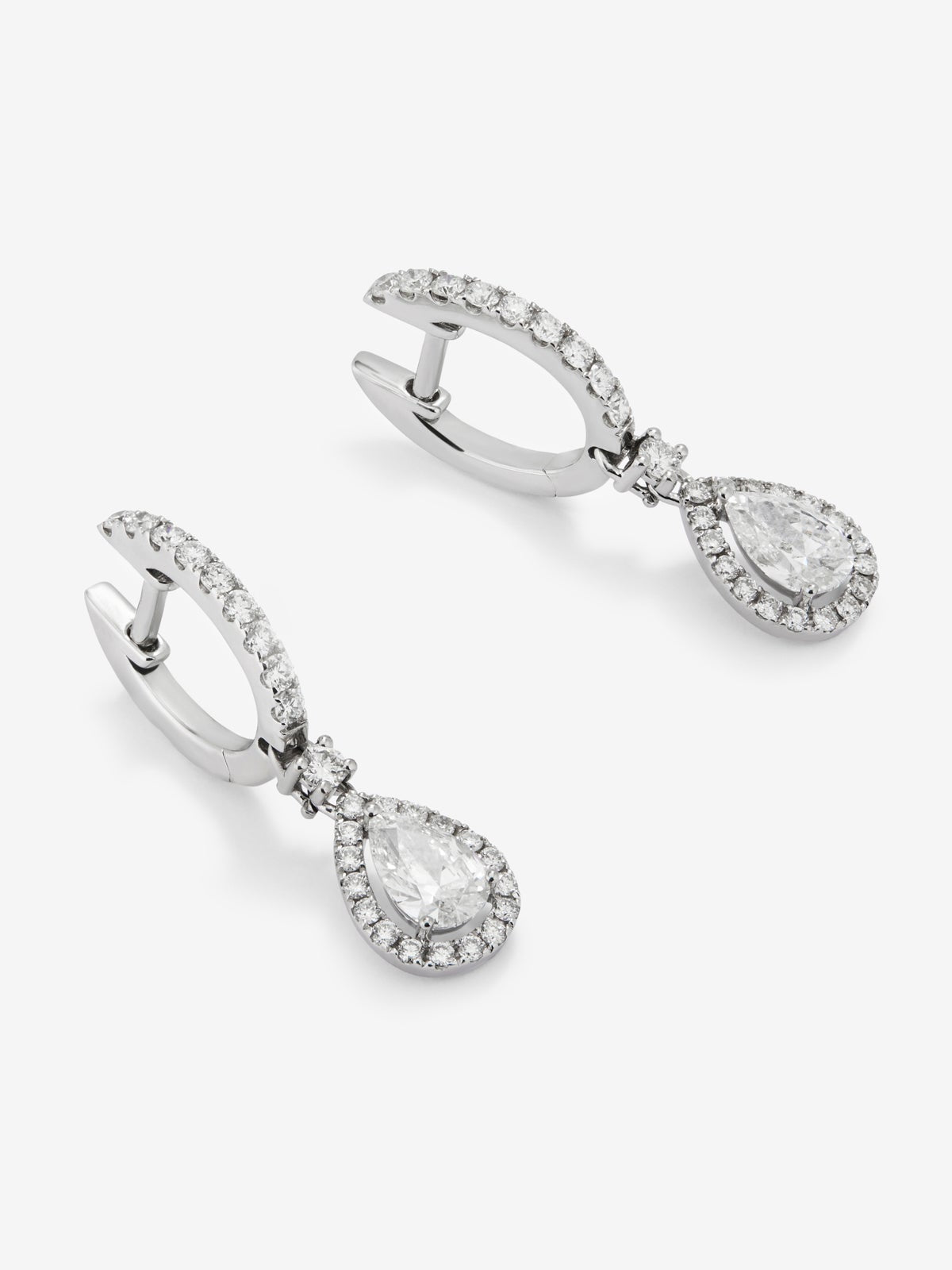 Pendientes de oro blanco con diamantes en talla brillante
