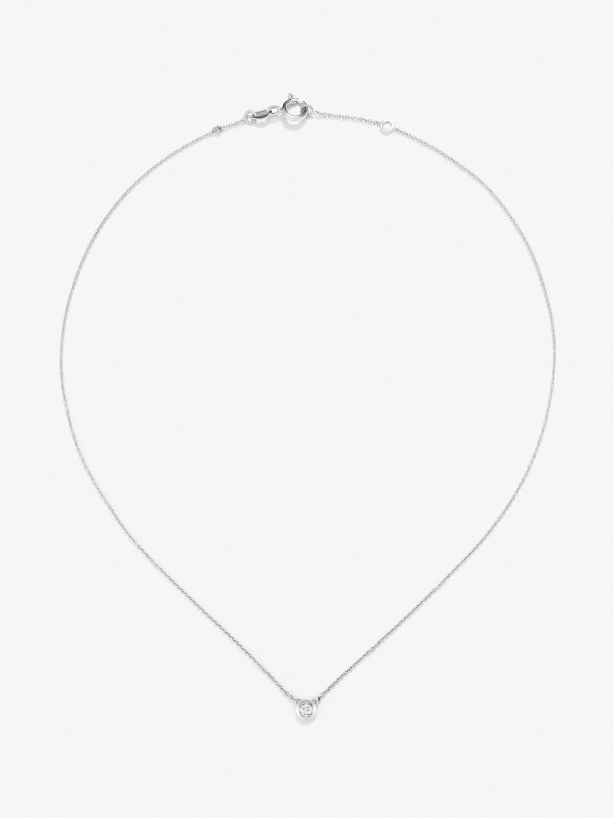Colgante de oro blanco de 18K con diamantes de 0,3 cts