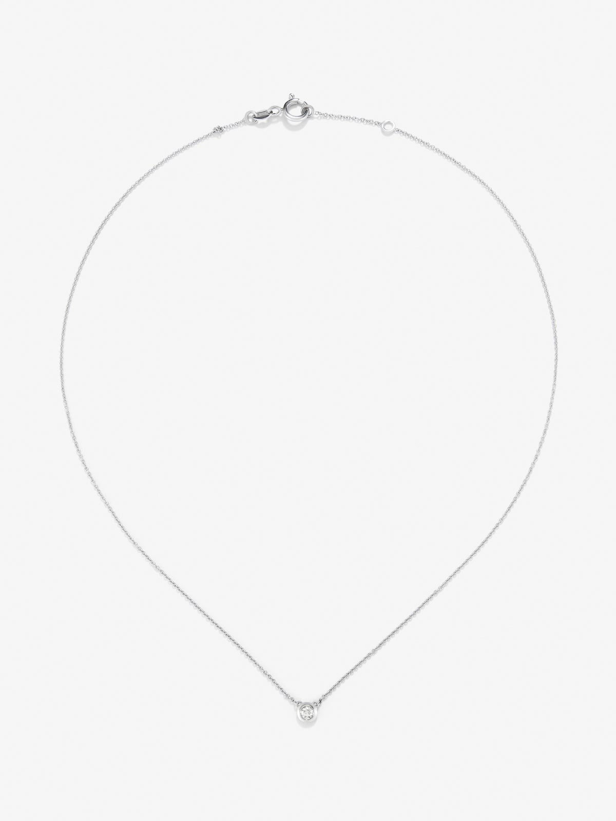 Colgante de oro blanco de 18K con diamantes de 0,3 cts
