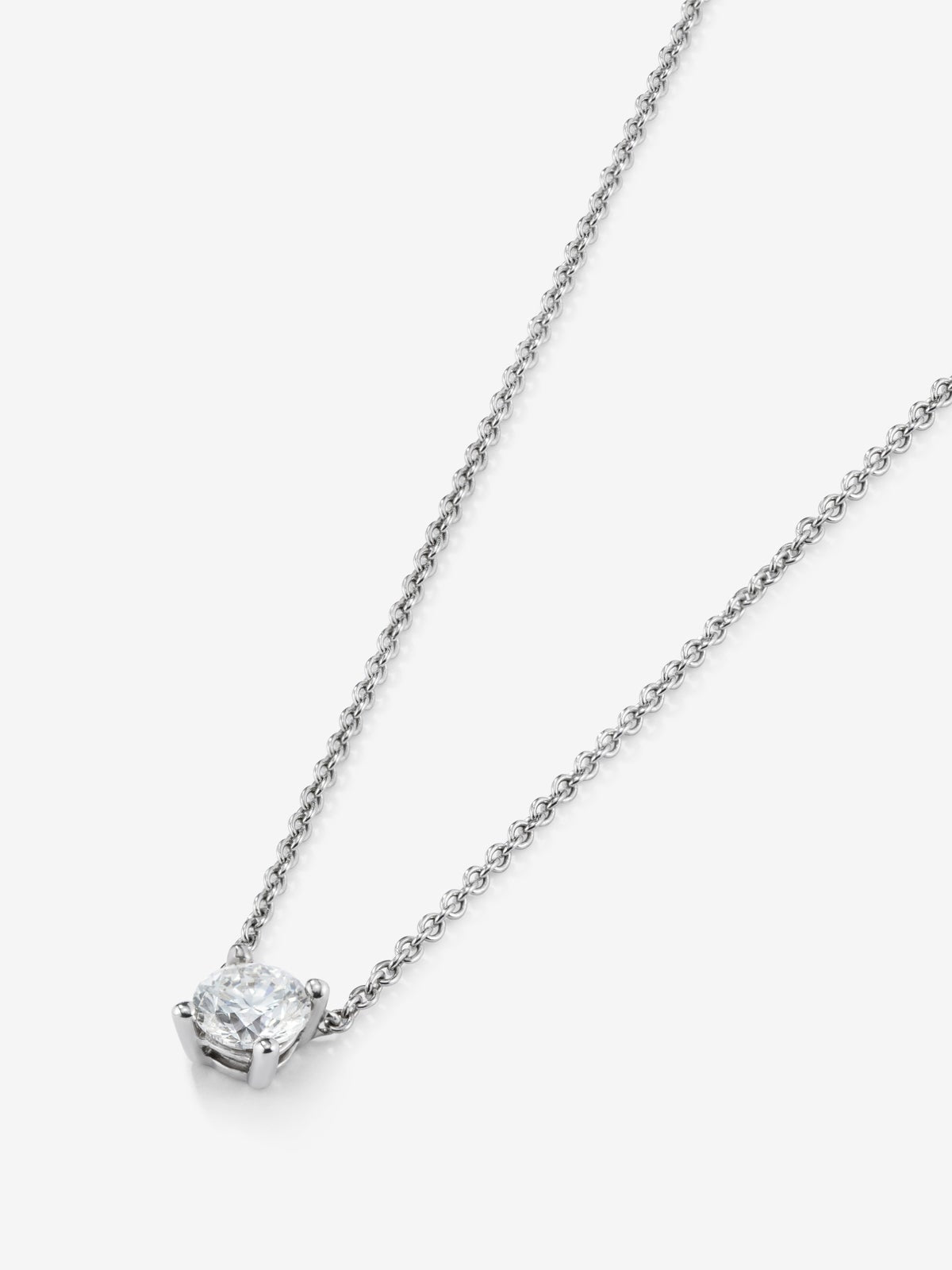 Colgante de oro blanco de 18K con diamantes de 0,7 cts