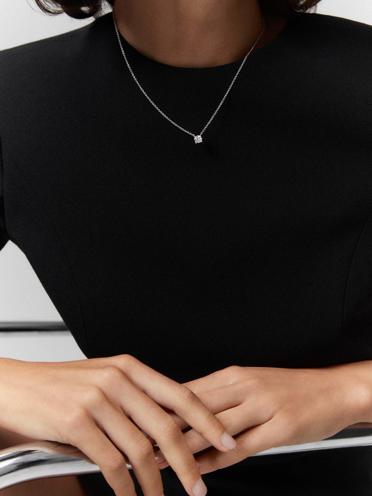 Colgante de oro blanco de 18K con diamantes de 0,7 cts