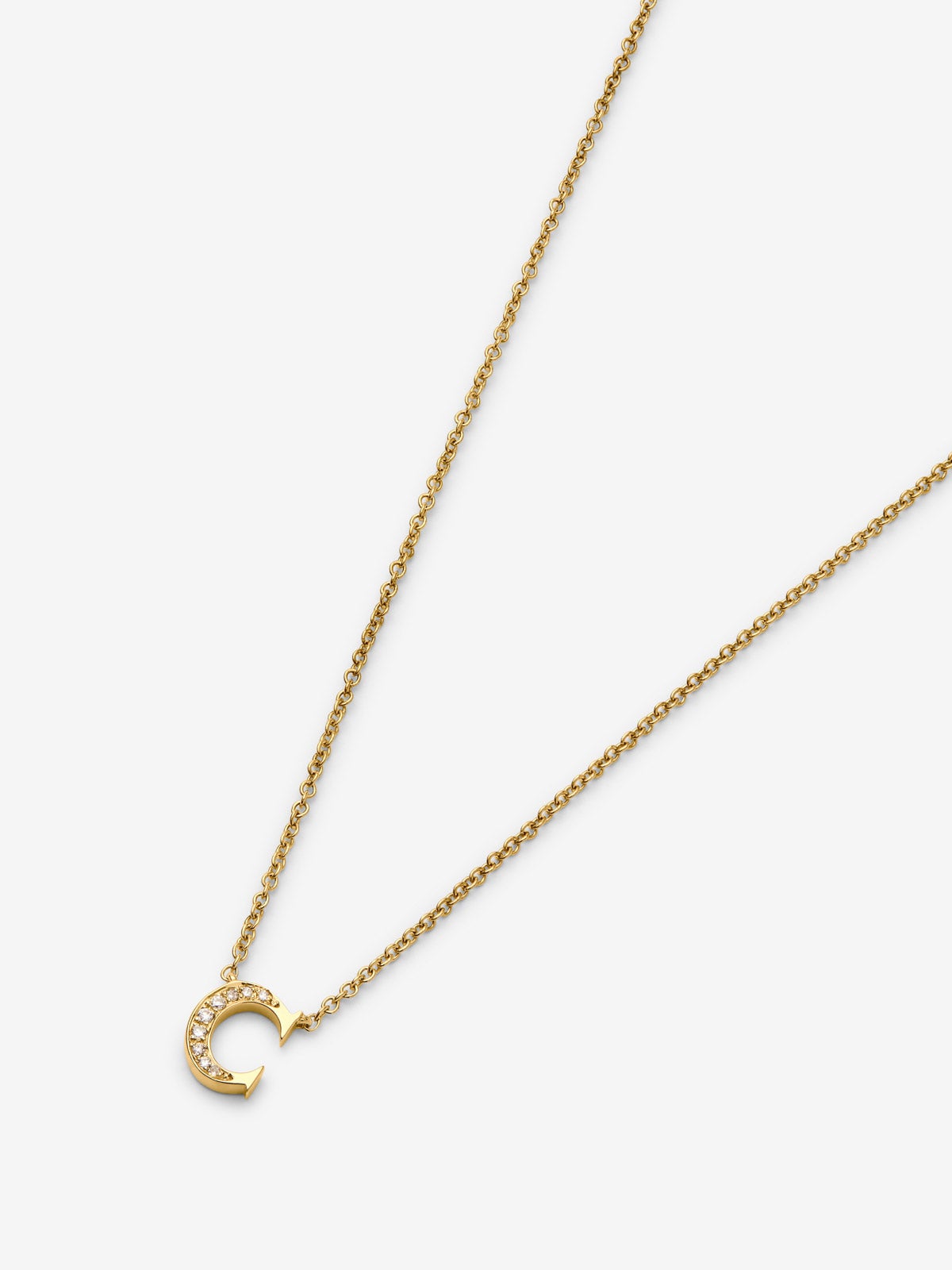 Colgante de oro amarillo de 18K con letra C y 9 diamantes en talla brillante con un total de 0,023 cts
