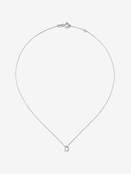 Colgante de oro blanco de 18K con letra D y 14 diamantes en talla brillante con un total de 0,041 cts