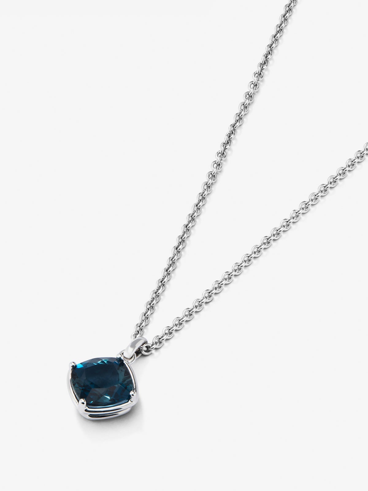 Colgante de plata 925 con topacio azul london en talla cushion