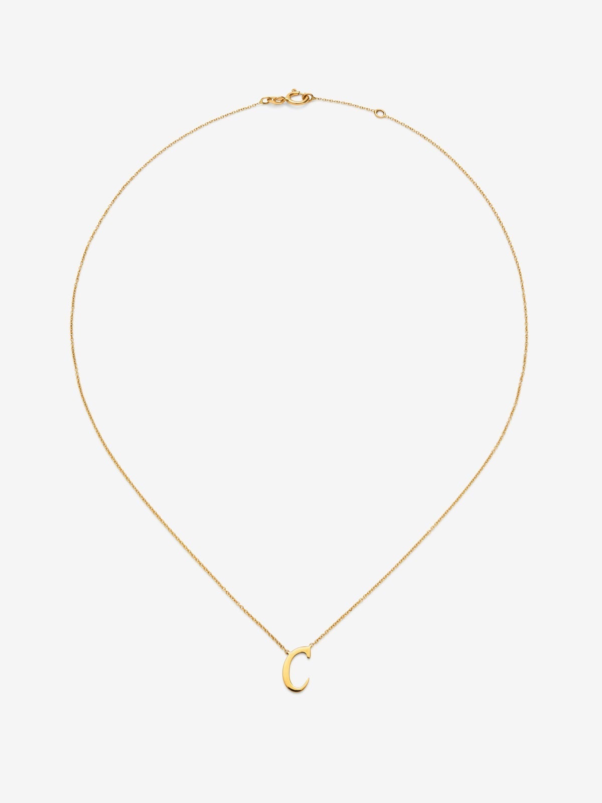 Colgante de oro amarillo de 18K con letra C