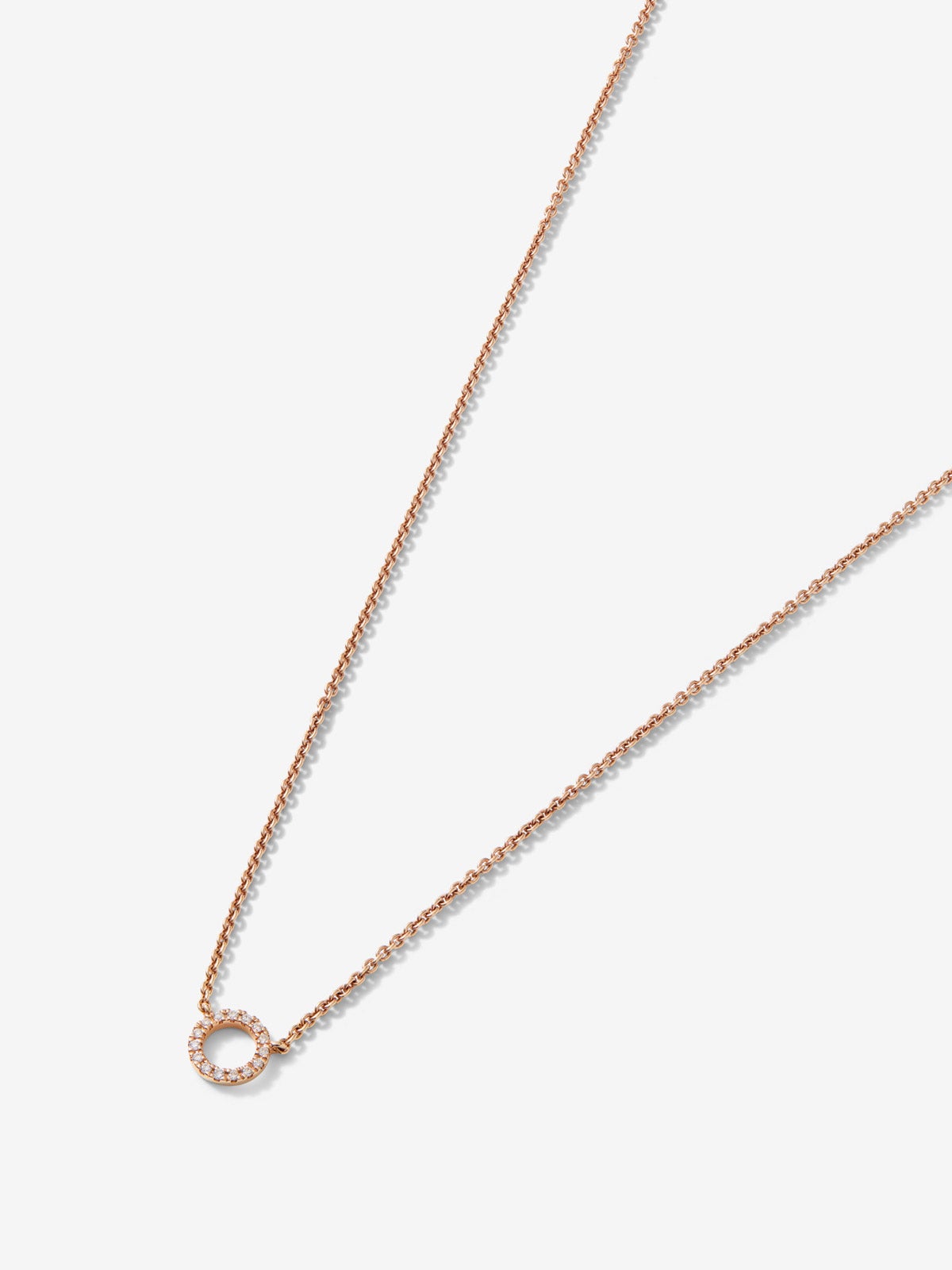 Colgante de oro rosa de 18K con diamantes en talla brillante con un total de 0,05 cts