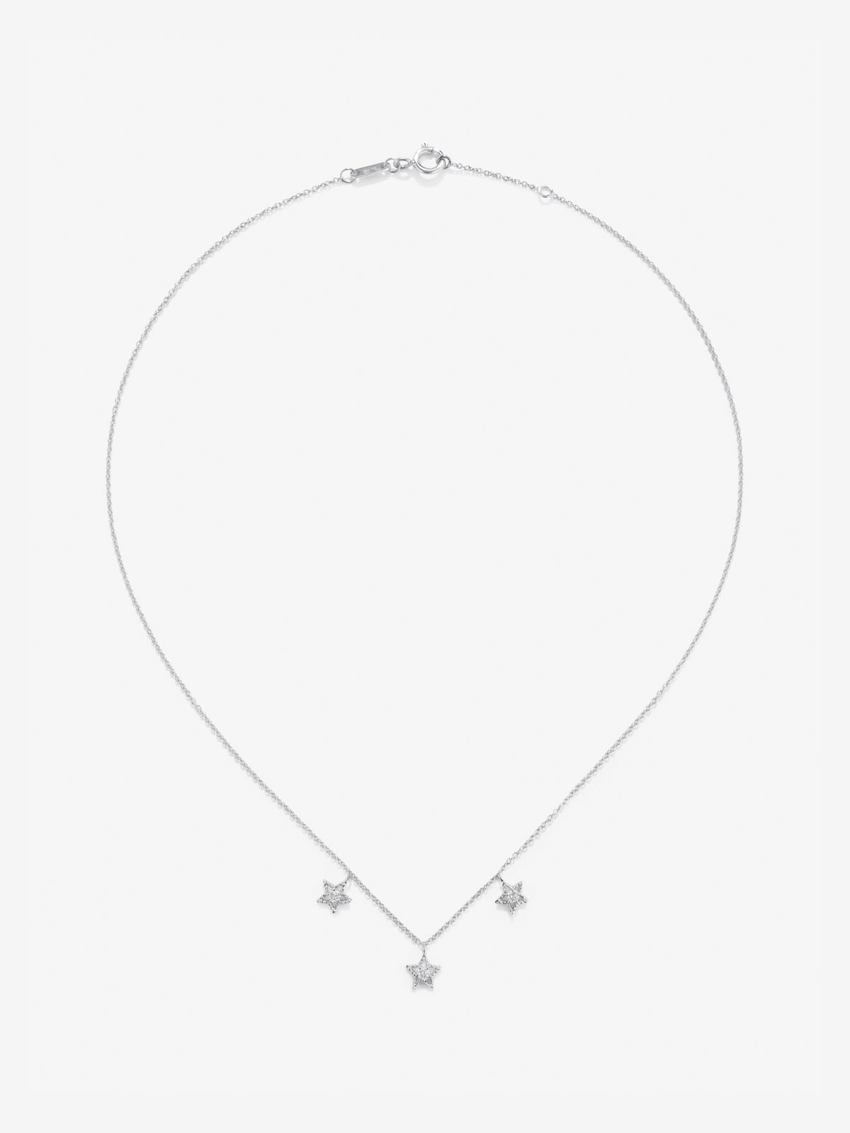 Colgante de oro blanco de 18K con 3 diamantes en talla brillante con un total de 0,2 cts