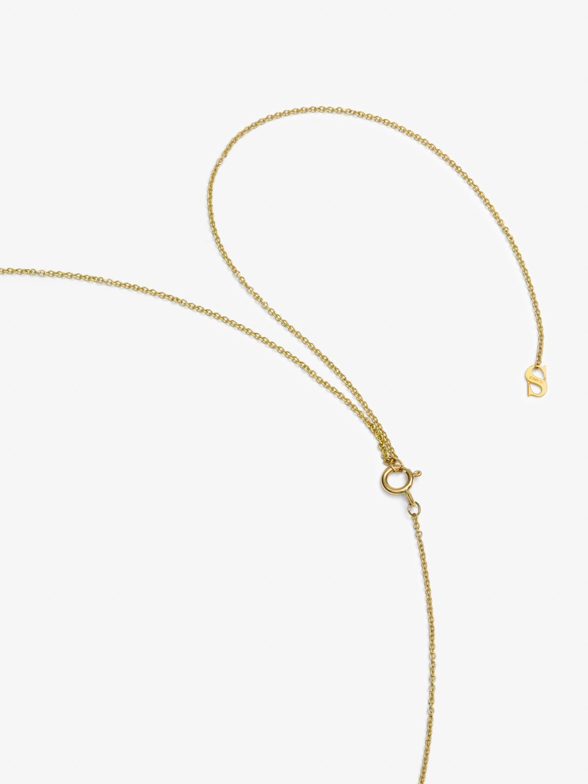 Colgante de oro amarillo de 18K con dos diamantes en talla brillante con un total de 0,33 cts y forma de hojas de arce
