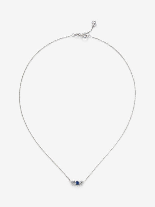 Colgante cadena de oro blanco de 18K con zafiro y diamantes