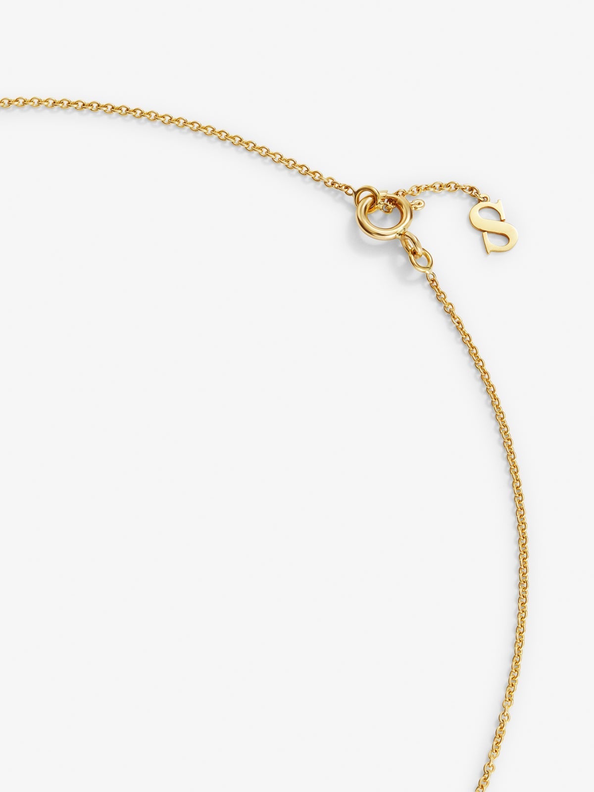 Colgante de oro amarillo de 18K con 24 diamantes en talla brillante con un total de 0,2 cts