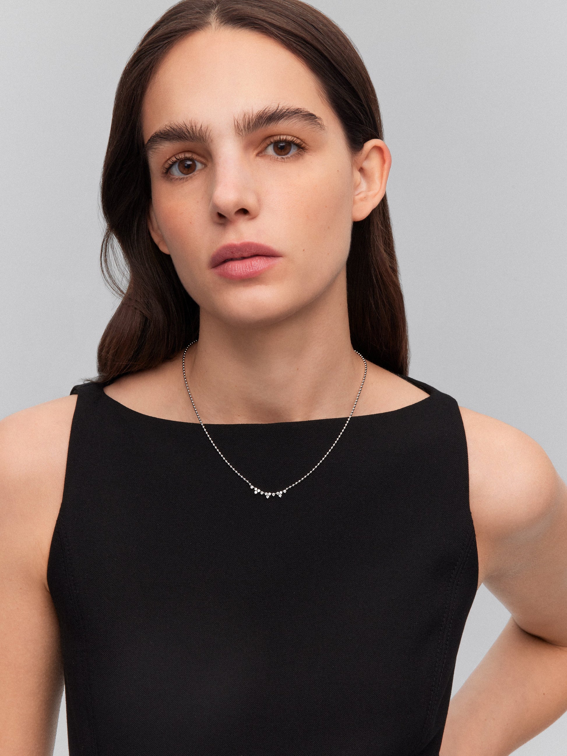 Collar de oro blanco de 18K con diamantes blancos en talla brillante de 0,38 cts