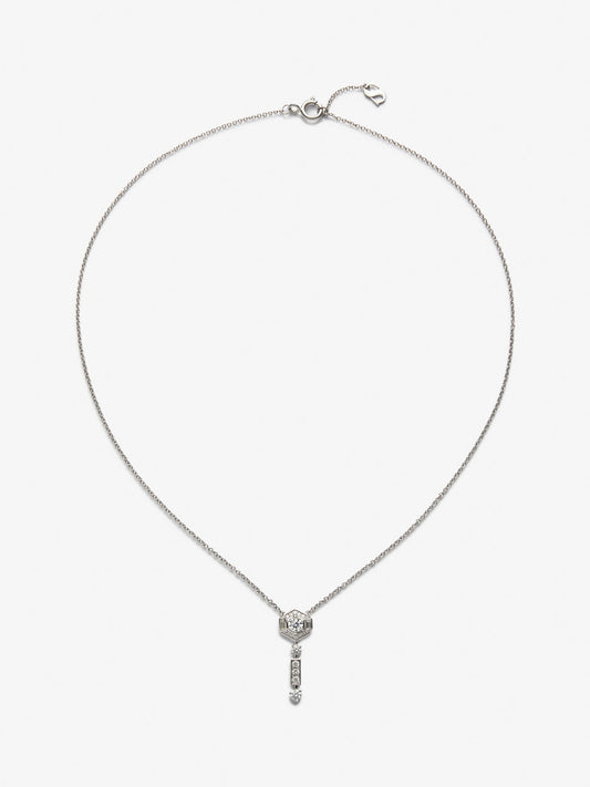 Pendientes de oro blanco de 18K con 4 diamantes en talla pera con un total de 0,88 cts, diamantes en talla oval con un total de 0,1 y 20 diamantes en talla brillante con un total de 0,42