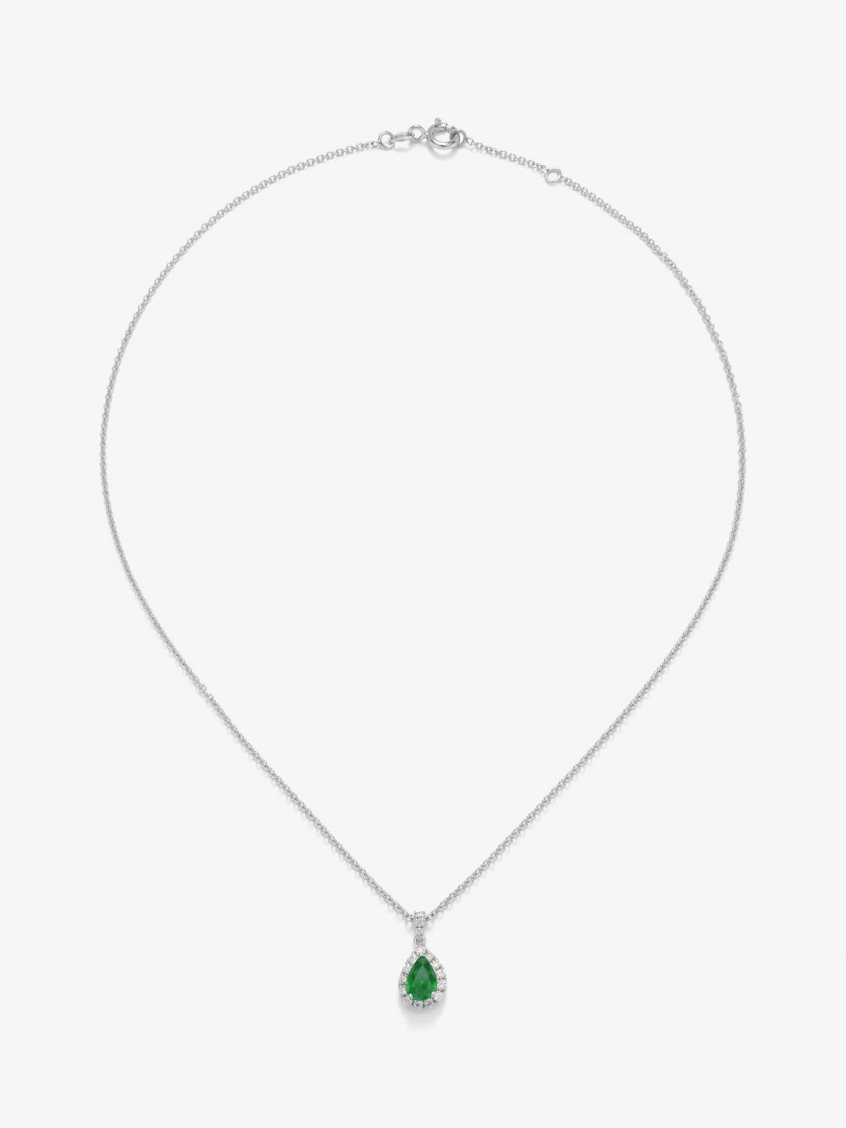 18K white gold pendant with emerald and brilliant-cut diamonds totaling 0.15 cts