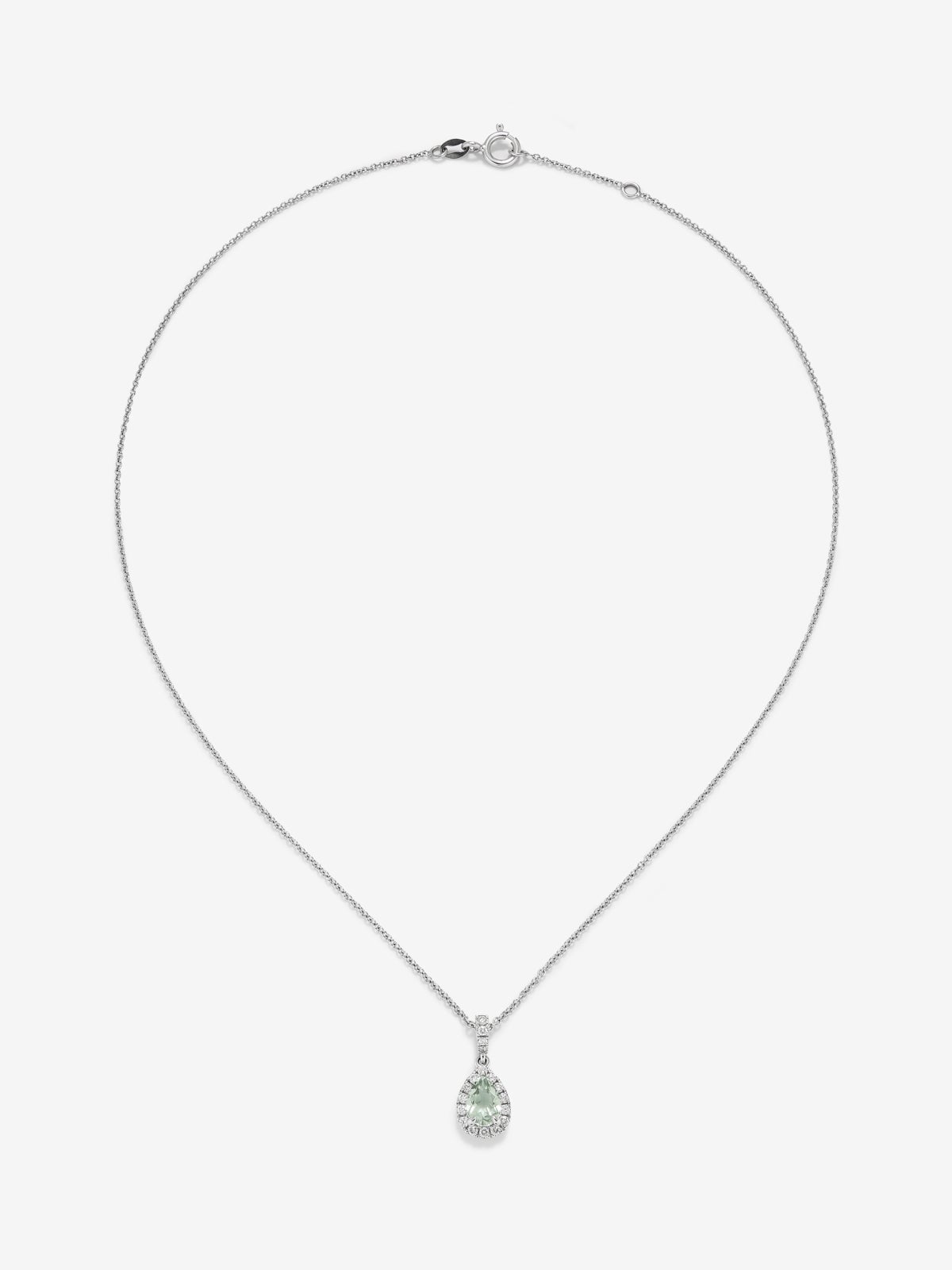 Colgante de oro blanco de 18K con amatista verde en talla pera de 0,68 cts y 18 diamantes en talla brillante con un total de 0,2 cts