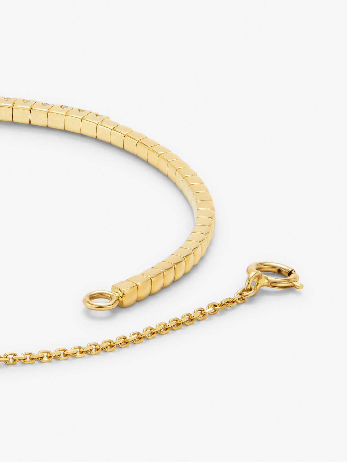Pulsera rivière de oro amarillo de 18K con diamantes en talla brillante con un total de 0,373 cts
