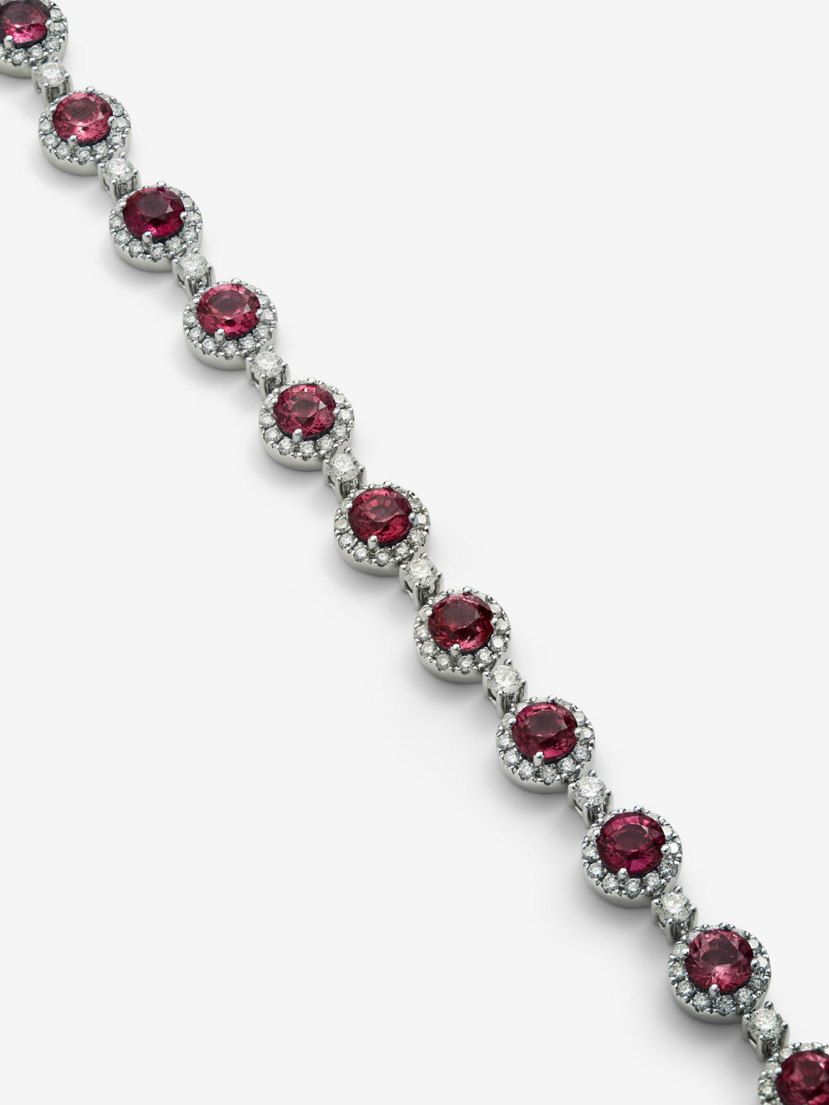 18K white gold bracelet with 17 brilliant-cut rubies totaling 3.74 cts and 187 brilliant-cut diamonds totaling 2.32 cts