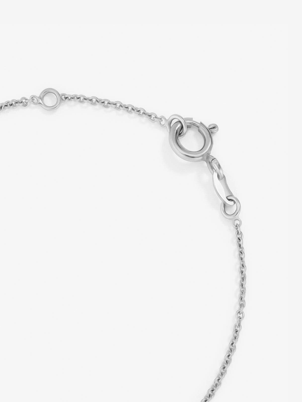 Pulsera de oro blanco de 18K con 6 diamantes en talla brillante con un total de 0,27 cts