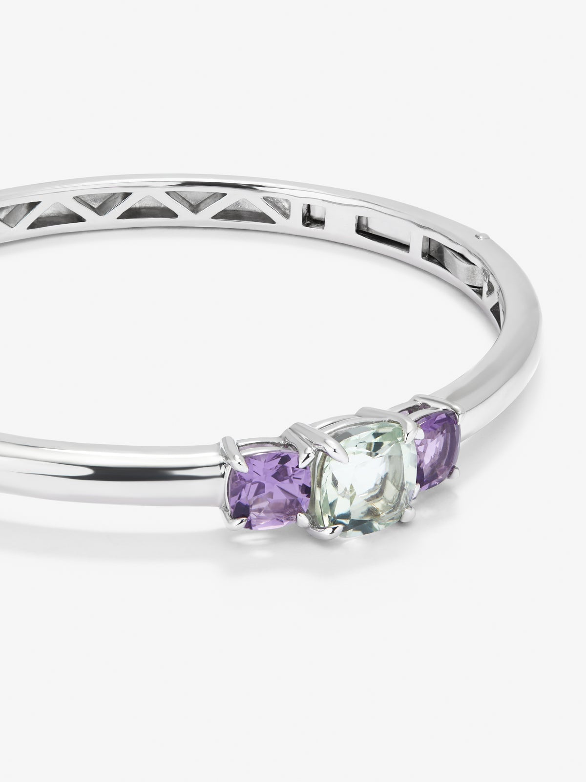 Pulsera de plata 925 con amatista verde en talla princesa de 2,19 cts y amatistas moradas en talla corazón de 1,6 cts