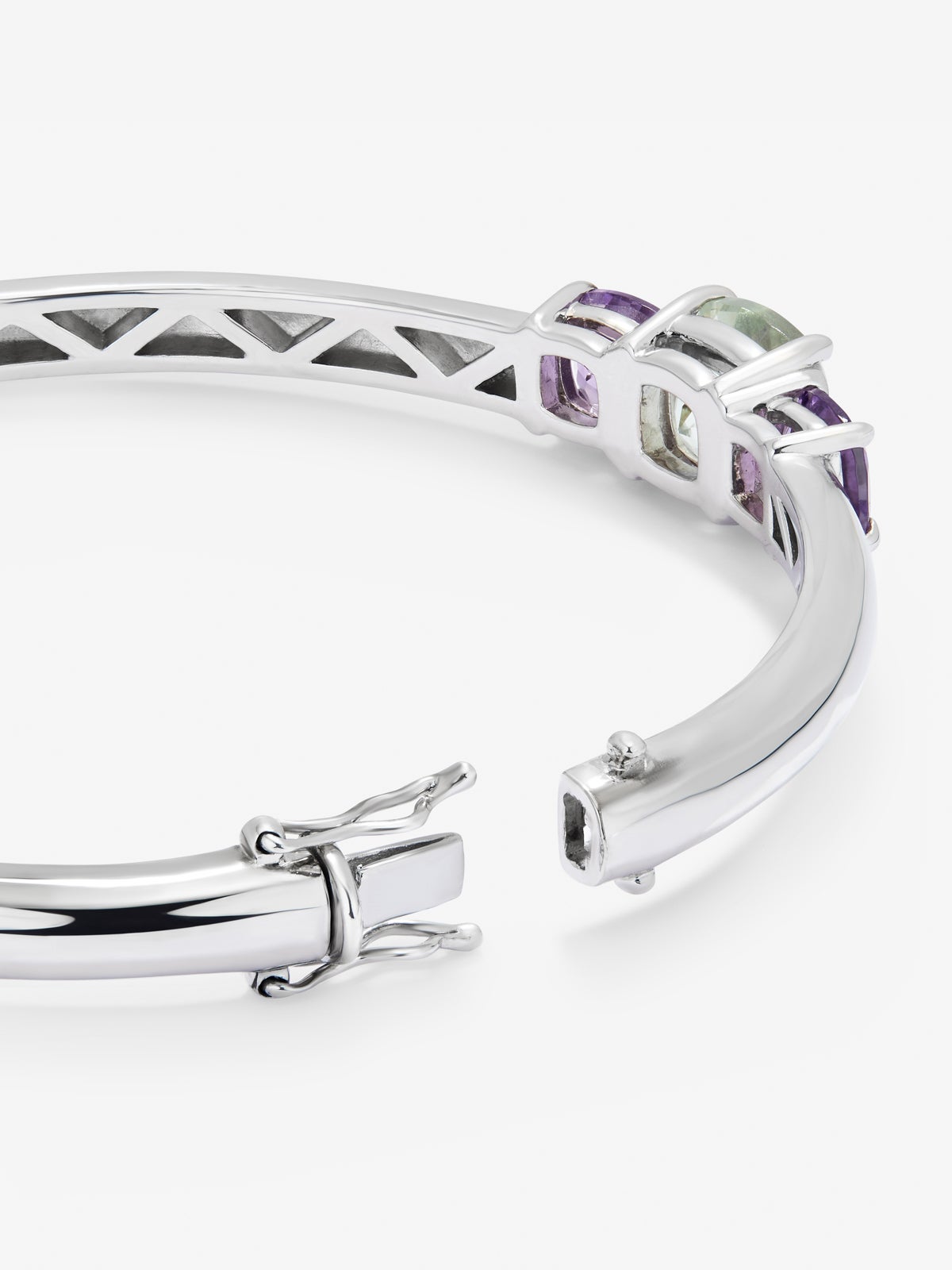 Pulsera de plata 925 con amatista verde en talla princesa de 2,19 cts y amatistas moradas en talla corazón de 1,6 cts