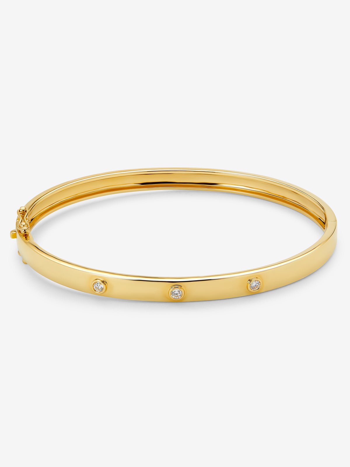 Pulsera rígida de oro amarillo de 18K con diamantes blancos en talla brillante de 0,13 cts T16