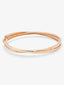 Pulsera rígida de oro rosa de 18K con 3 diamantes en talla brillante con un total de 0,04 cts