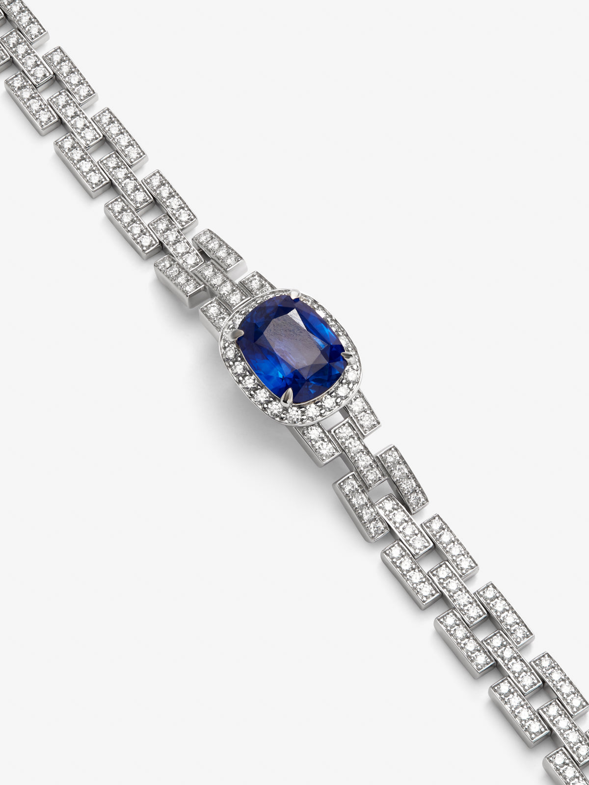 18K White Gold Bracelet with Royal Blue Sapor