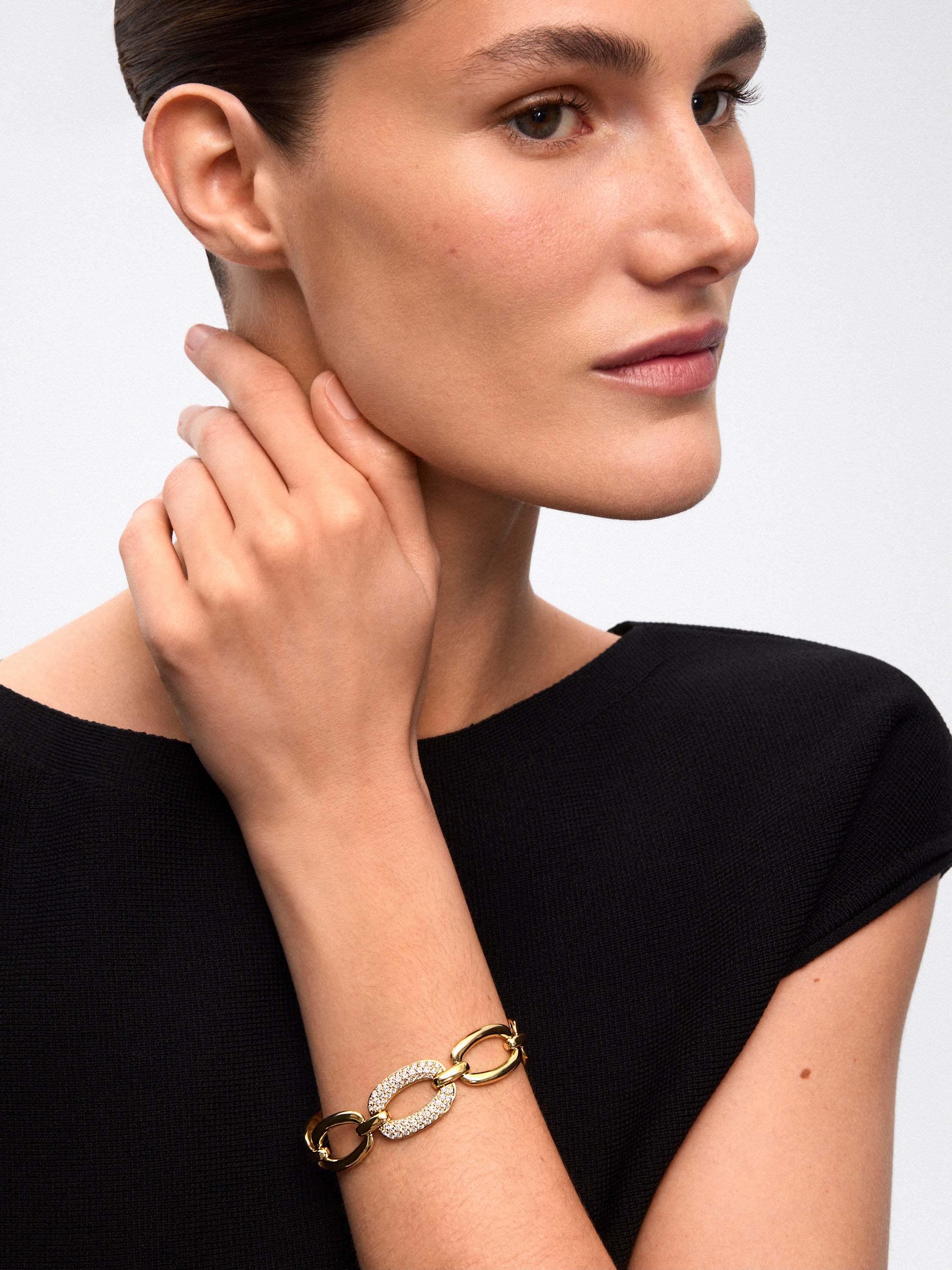 Pulsera eslabones grandes de oro amarillo de 18K con pavé de diamantes
