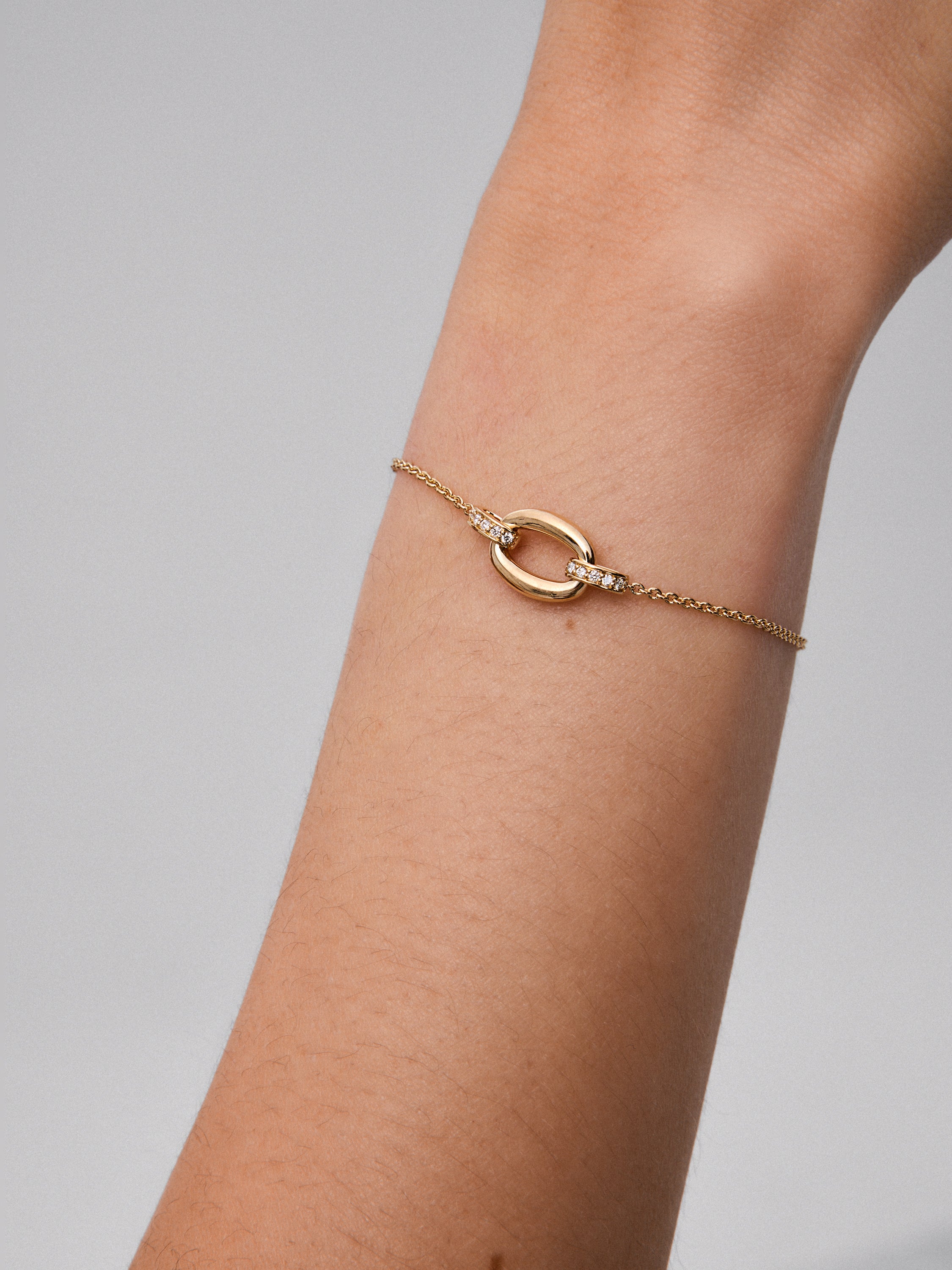 Pulsera eslabón mini de oro amarillo de 18K