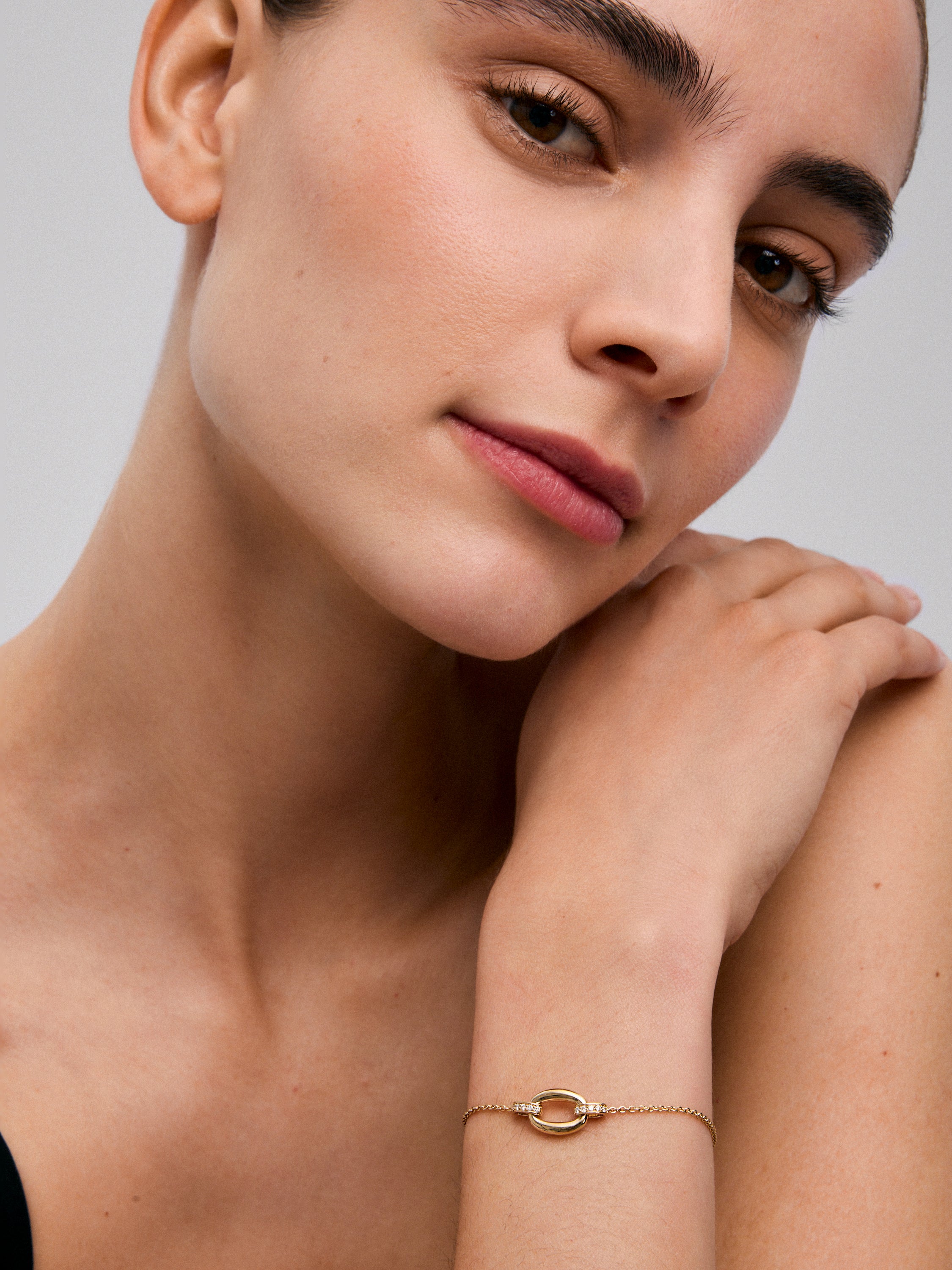 Pulsera eslabón mini de oro amarillo de 18K