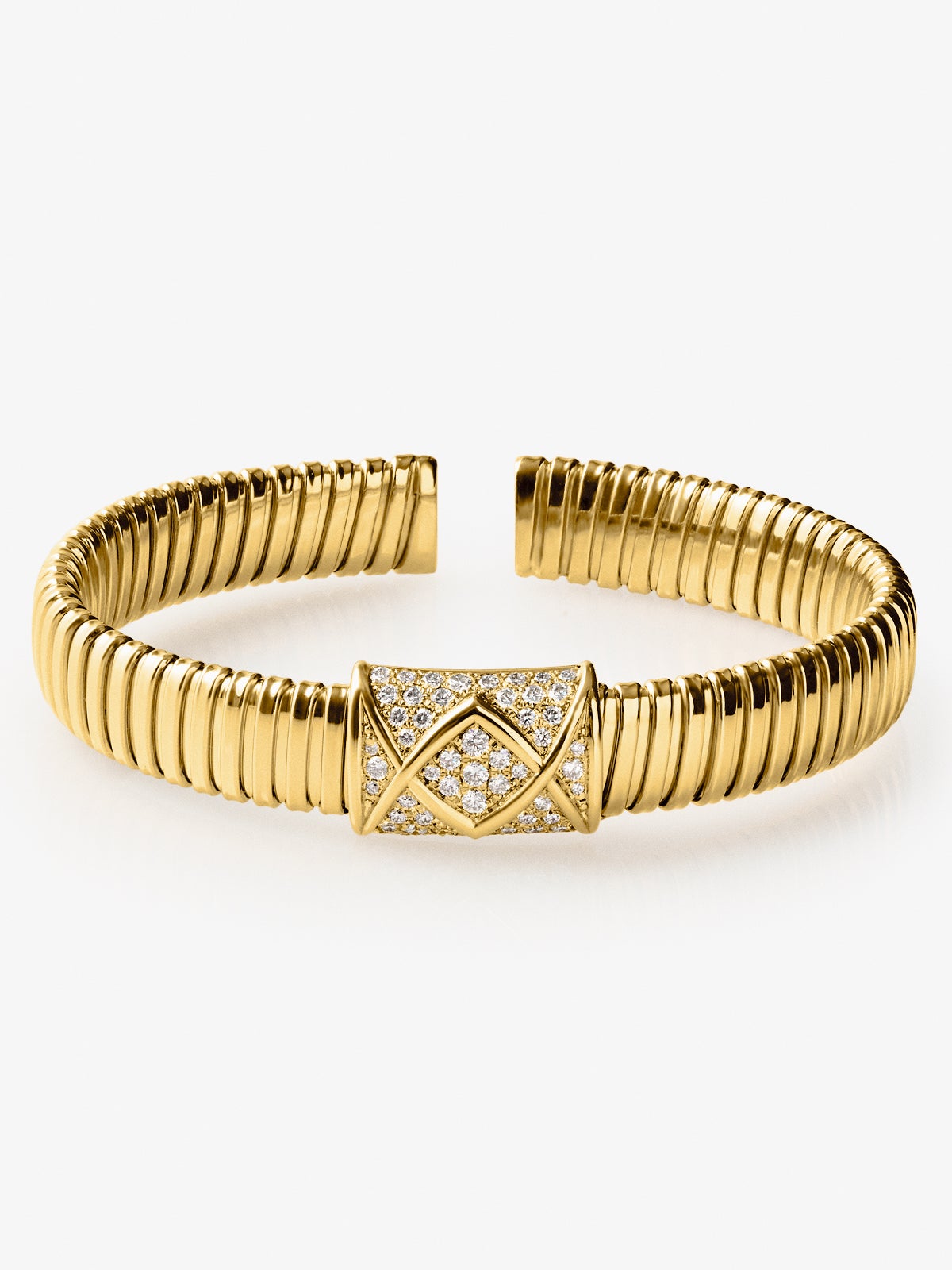 Pulsera tubogas de oro amarillo de 18K con 55 diamantes en talla brillante con un total de 1 ct