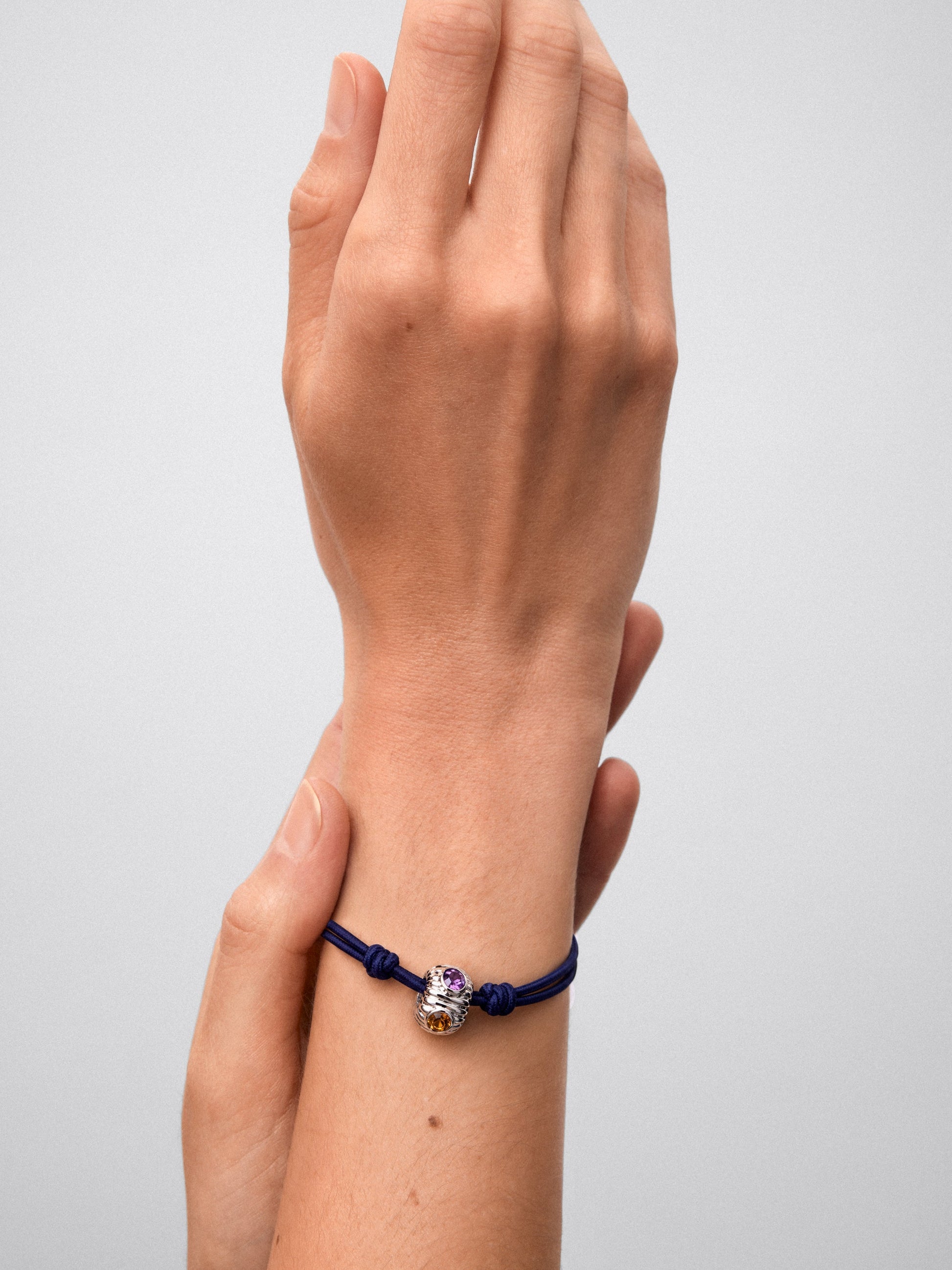 Pulsera abalorio central en plata 925 con cuarzo citrino y amatista morada