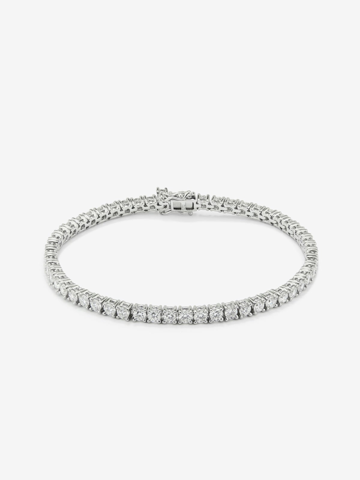 Pulsera rivière de oro blanco de 18K con diamantes en talla brillante con un total de 2,45 cts