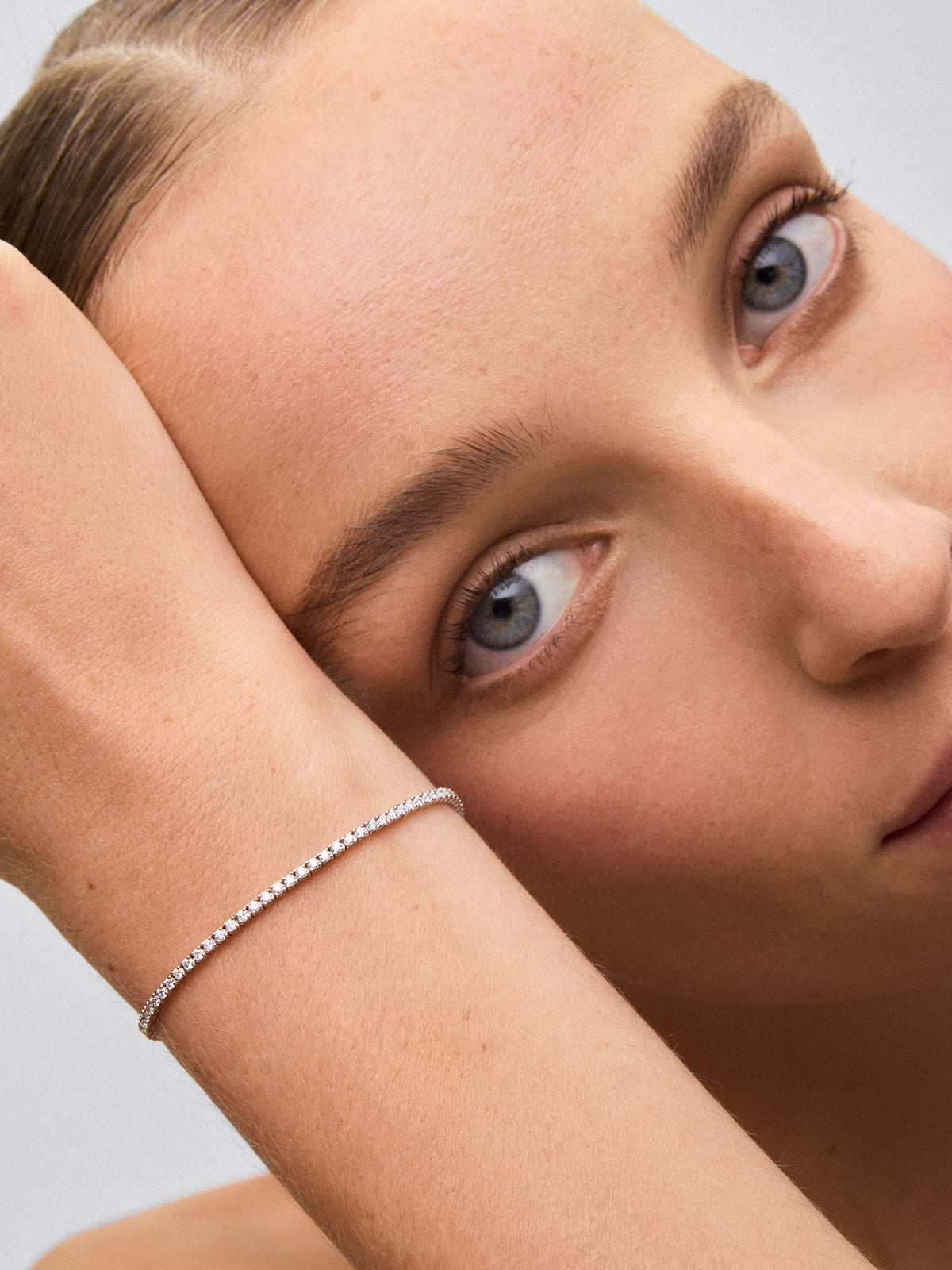 Pulsera riviere de oro blanco de 18K de diamantes