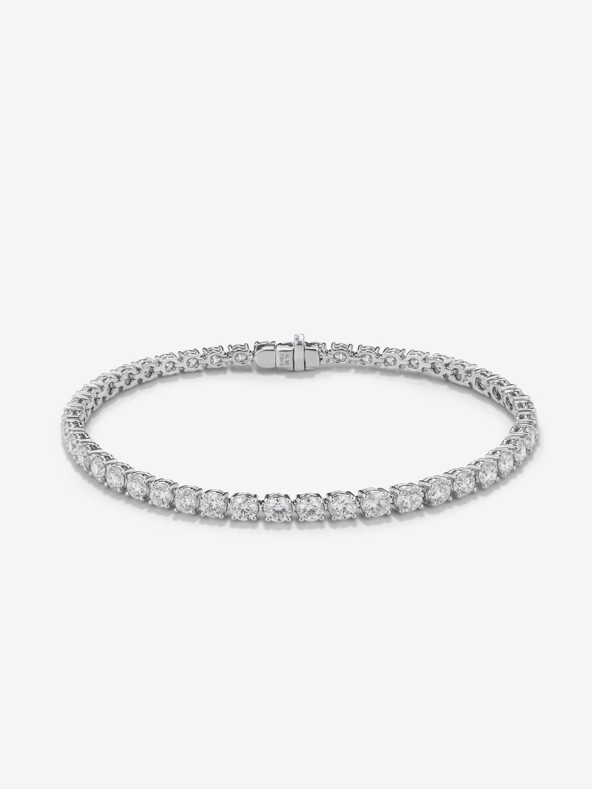 Pulsera rivière de oro blanco de 18K con diamantes en talla brillante con un total de 9,02 cts