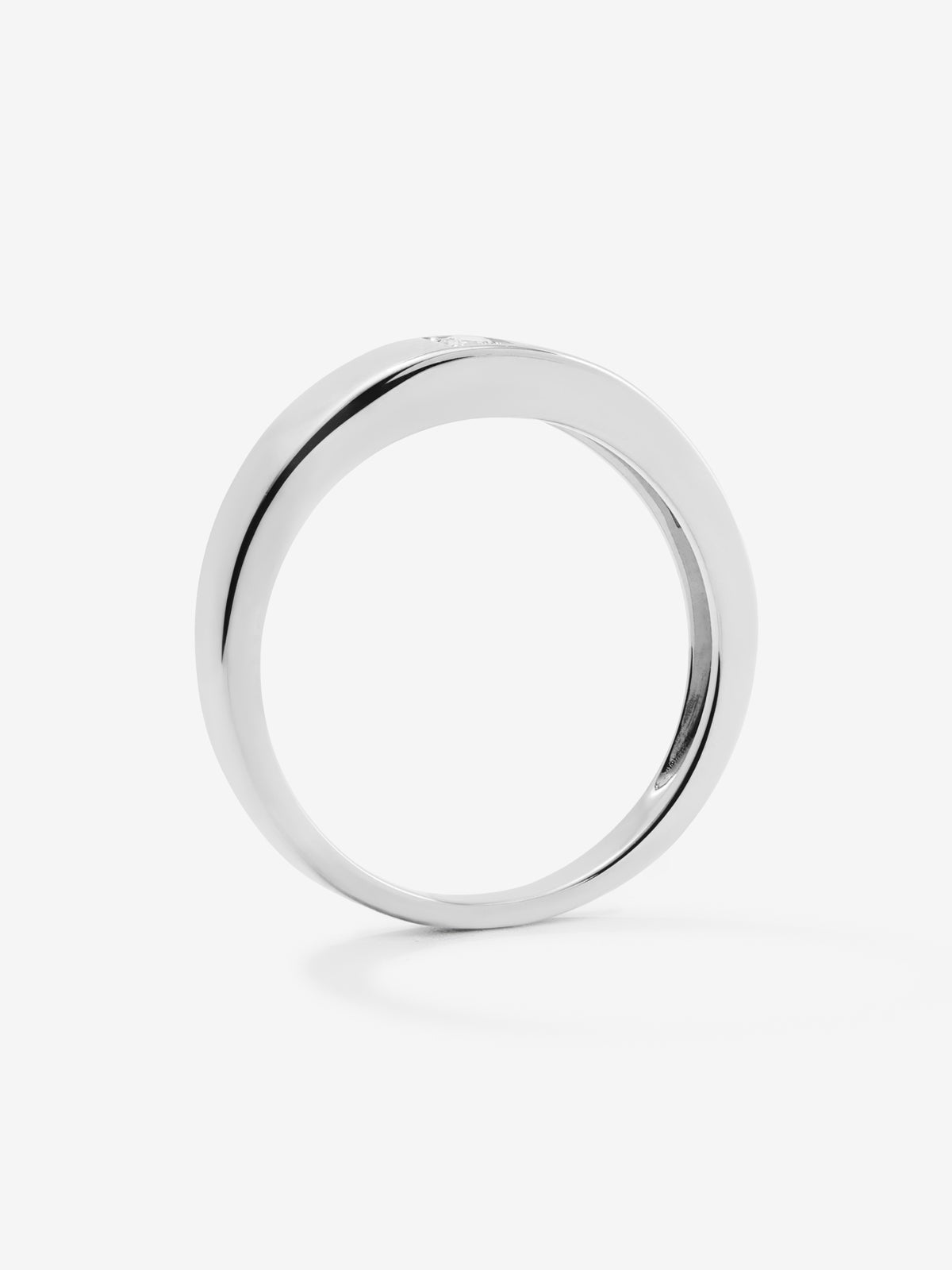 Anillo de oro blanco de 18K con diamante en talla brillante de 0,04 cts