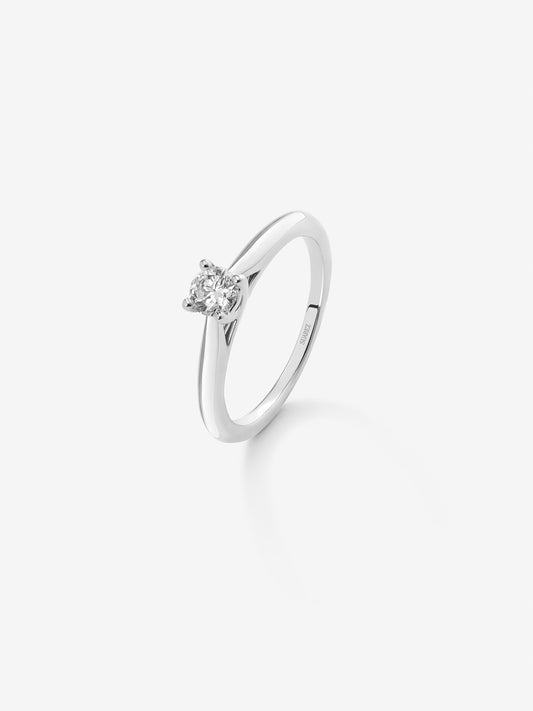 18K white gold solitaire ring with 0.4 ct brilliant cut diamond