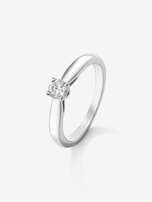 Anillo solitario de oro blanco de 18K con diamantes en talla brillante de 0,3 cts