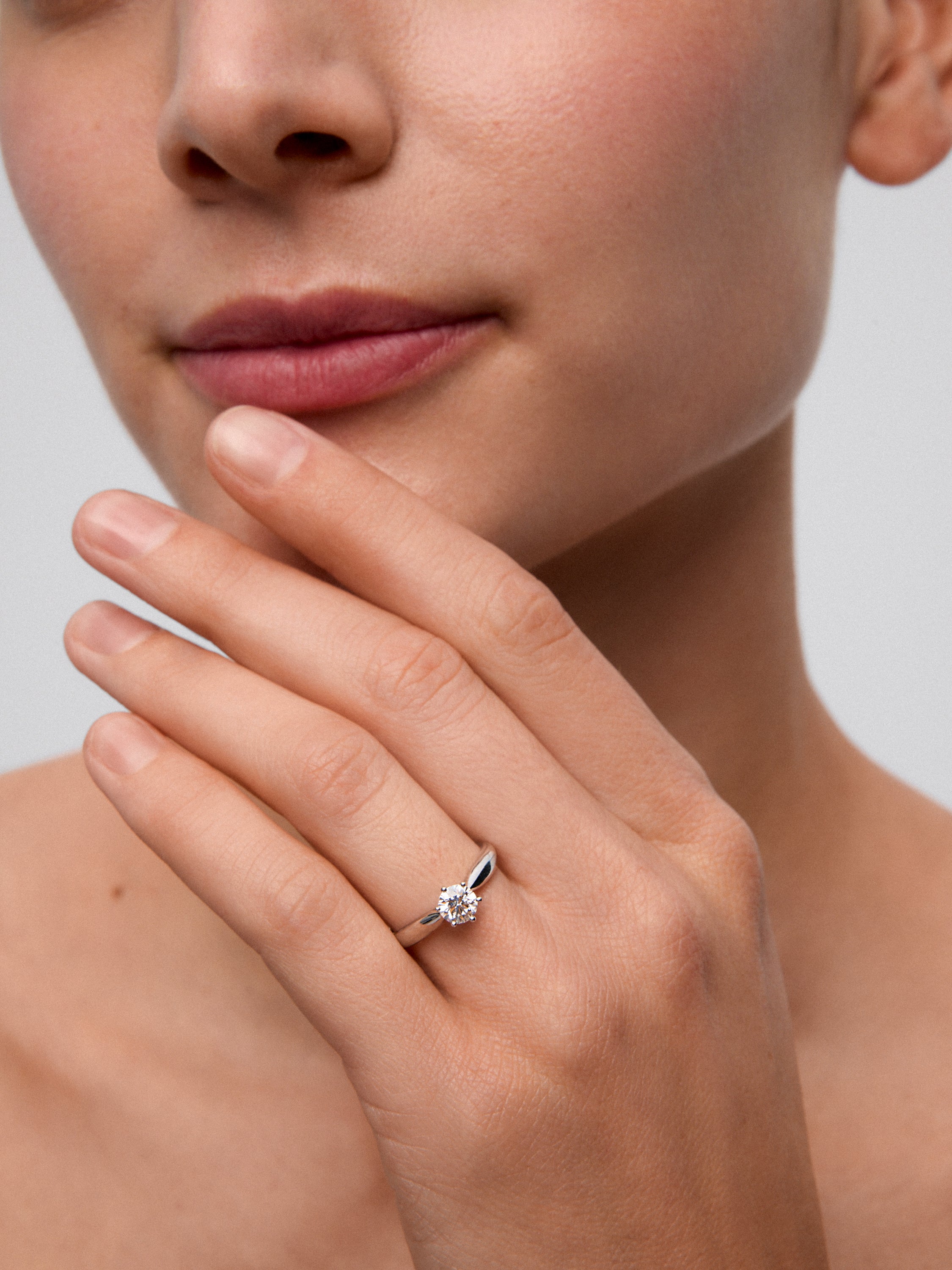 White gold engagement ring with diamond