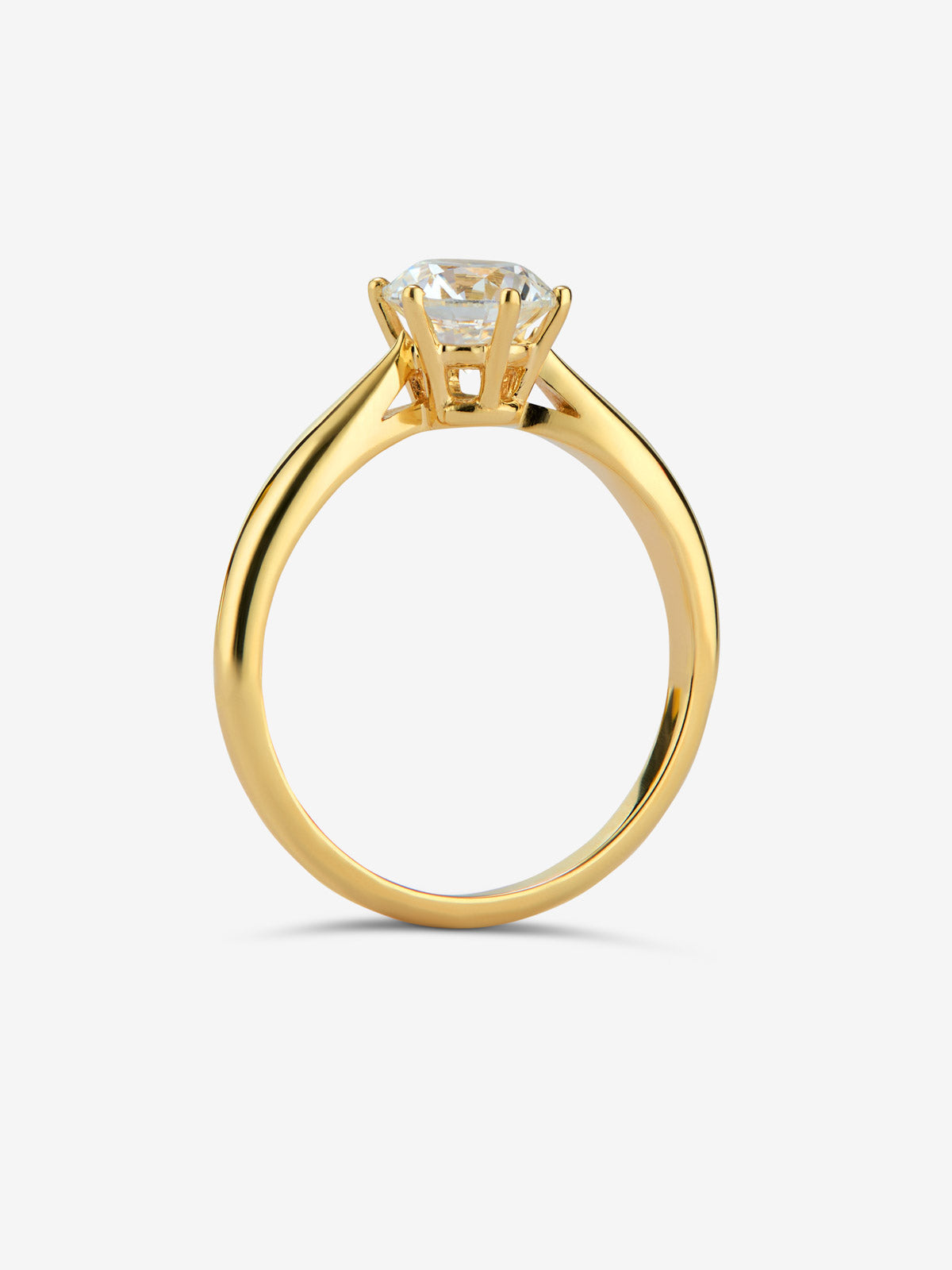 Anillo solitario 3006 de oro amarillo de 18K con diamante en talla brillante de 1 cts