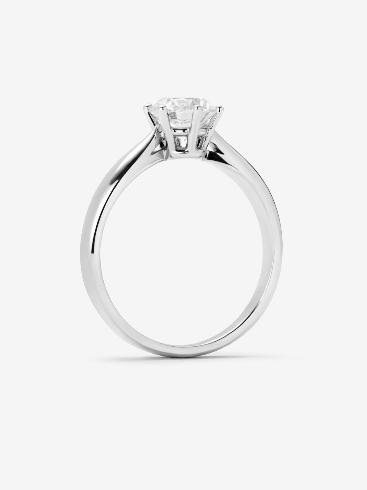 Anillo solitario 3006 de oro blanco de 18K con diamante en talla brillante de 1 cts