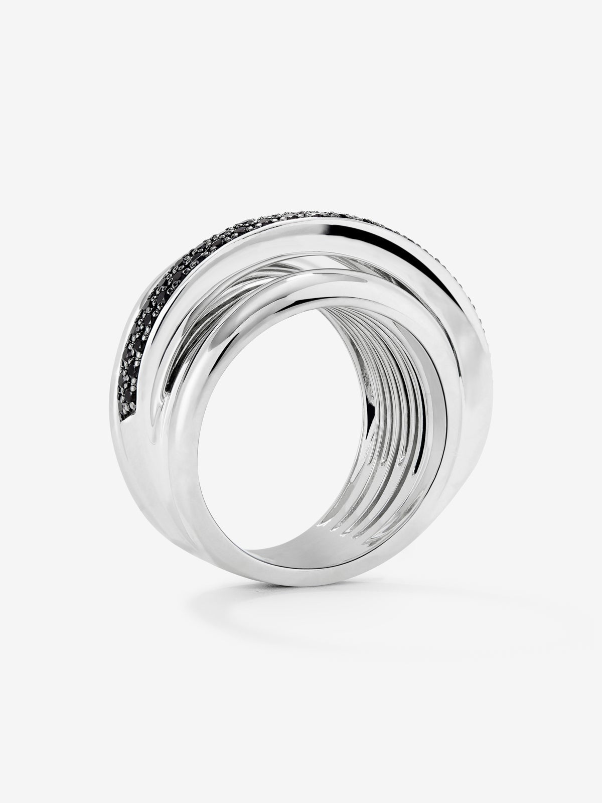 Anillo multibrazo de plata con 57 espinelas negras en talla brillante con un total de 0,71 cts