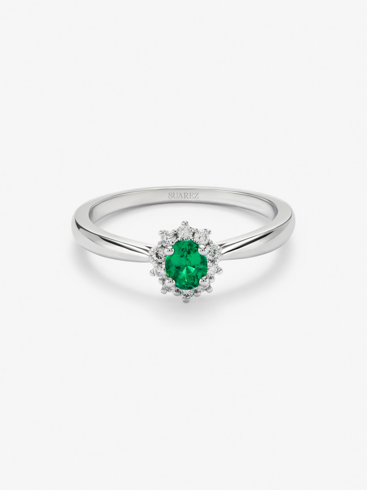 18K white gold ring with 0.5 ct emerald