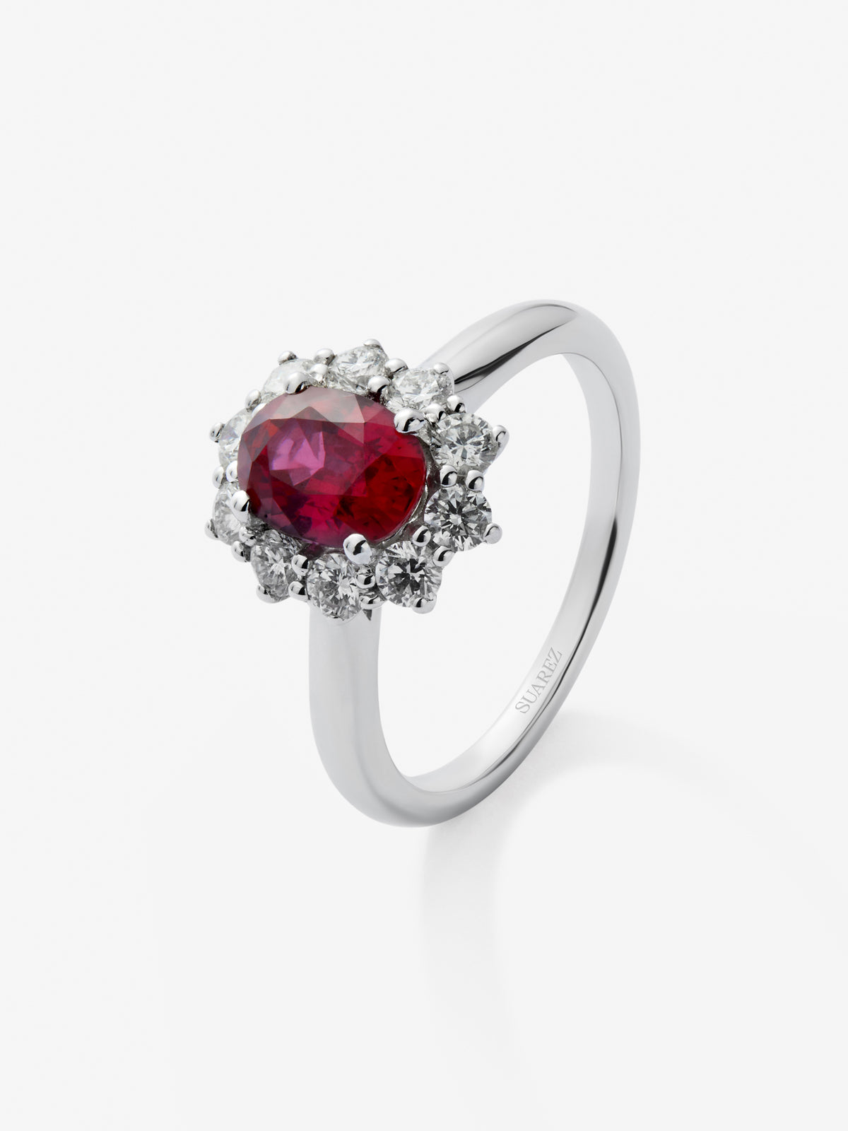 18K white gold ring with ruby