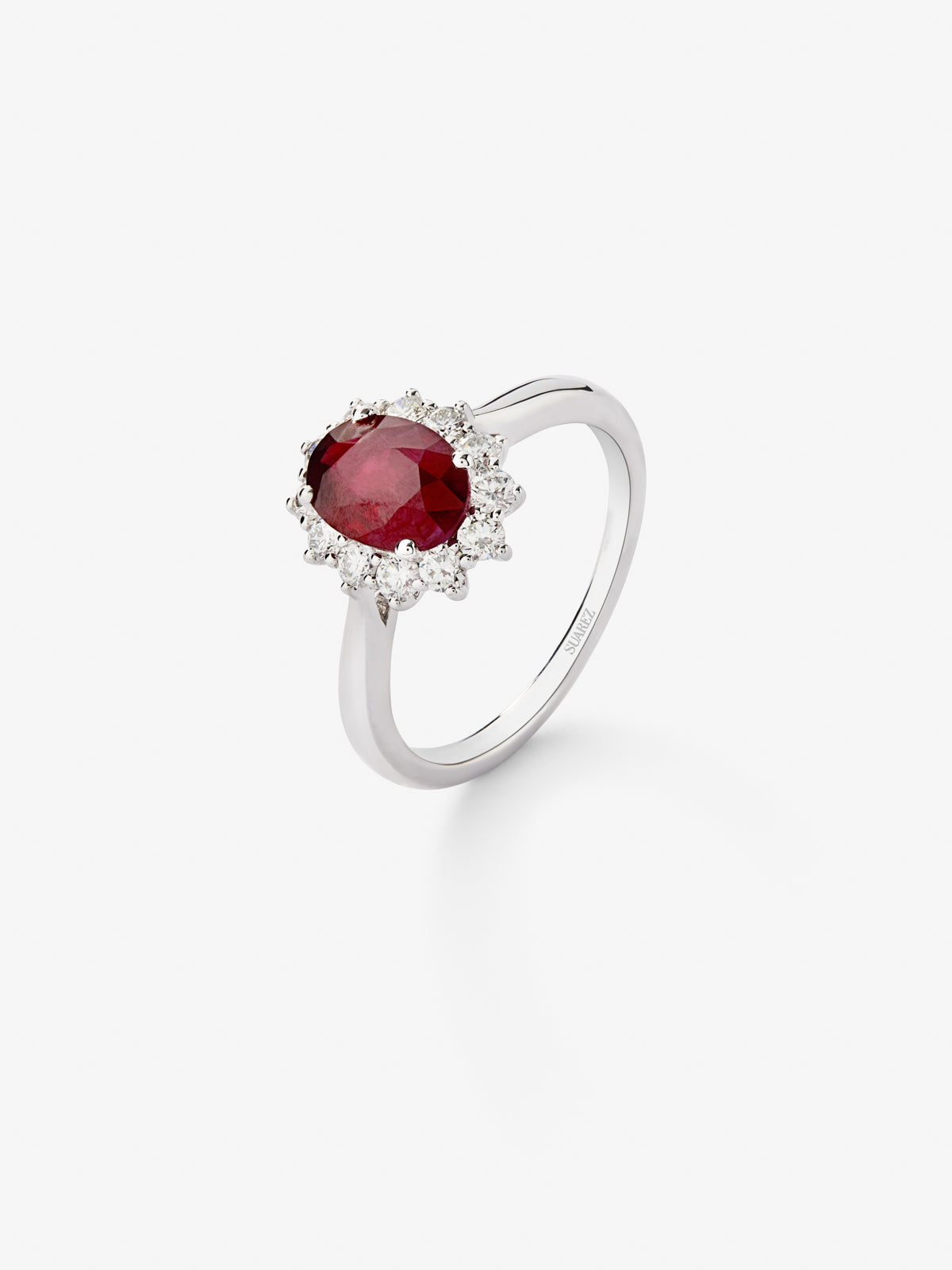 18K white gold ring with ruby