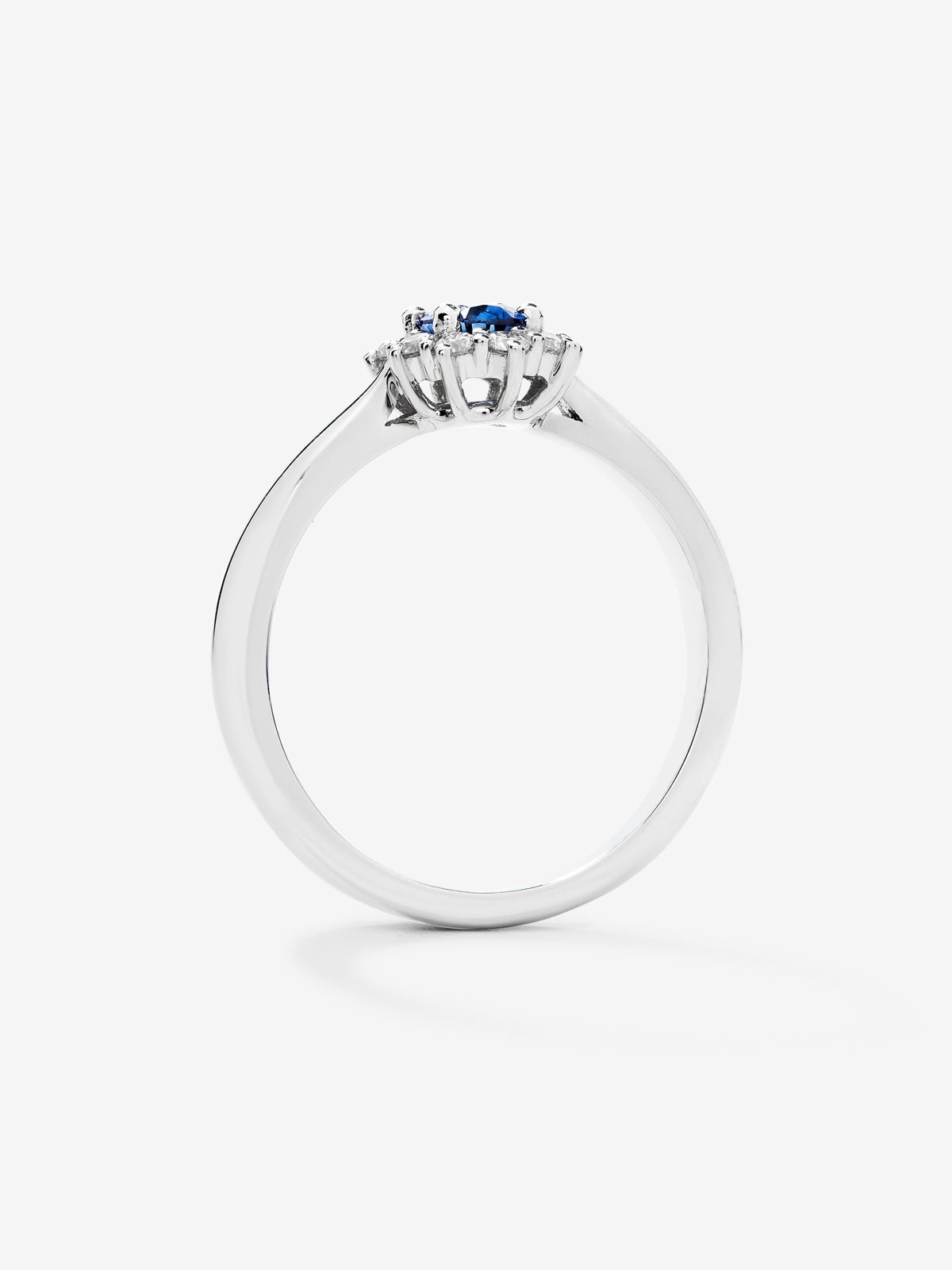 Anillo de oro blanco 18K con zafiro