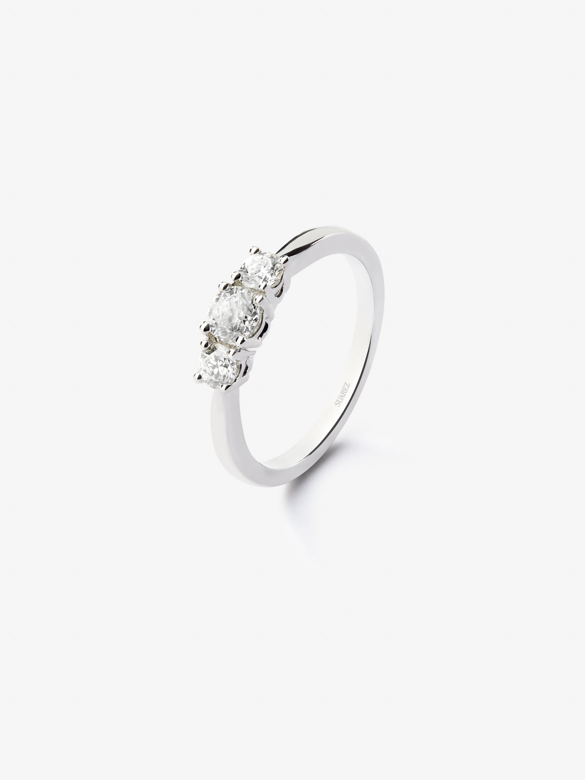 18K white gold solitaire ring with 0.3 ct brilliant-cut diamond