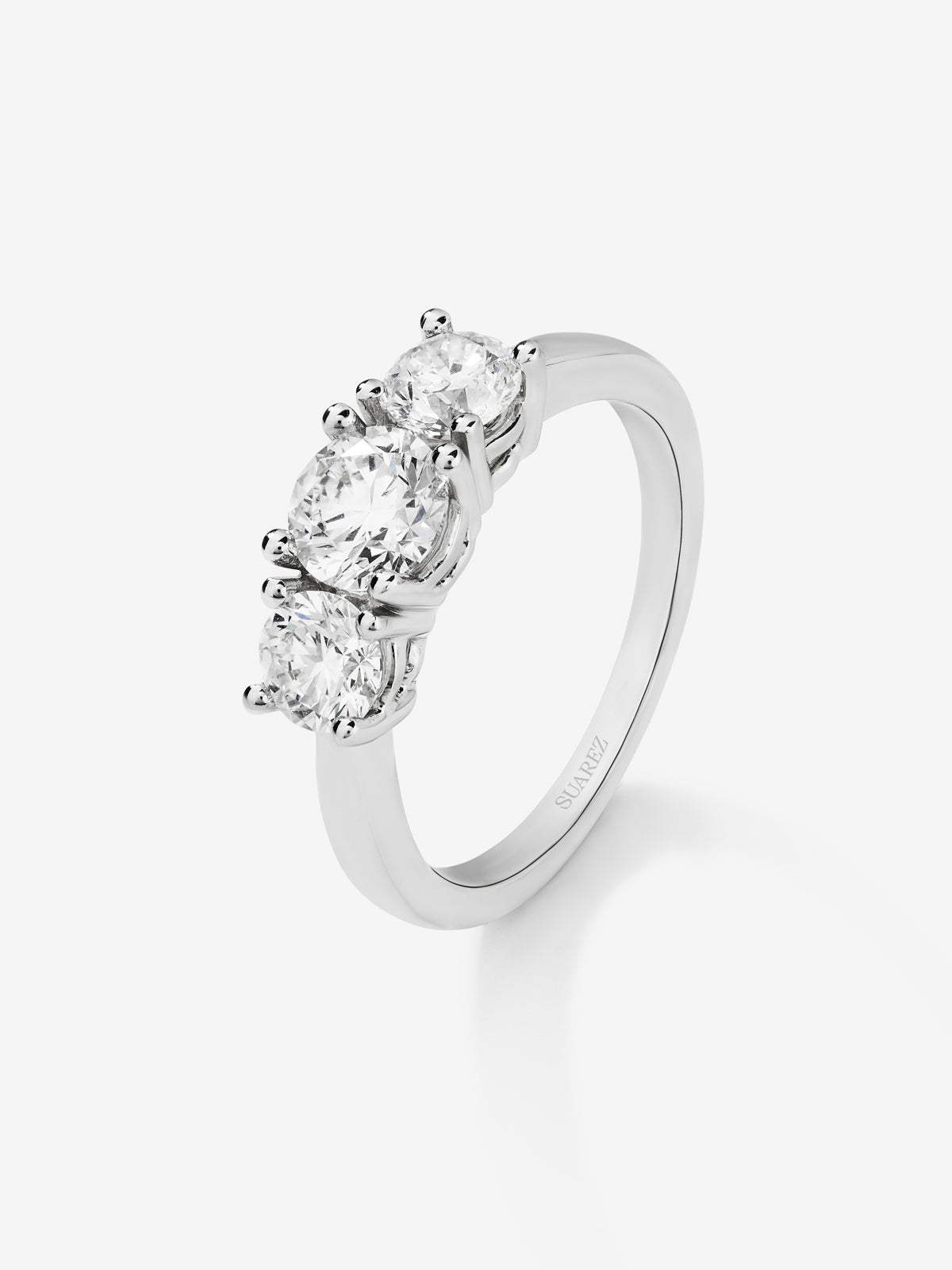 18K white gold triple ring with 3 brilliant-cut diamonds with a total of 1.5 cts